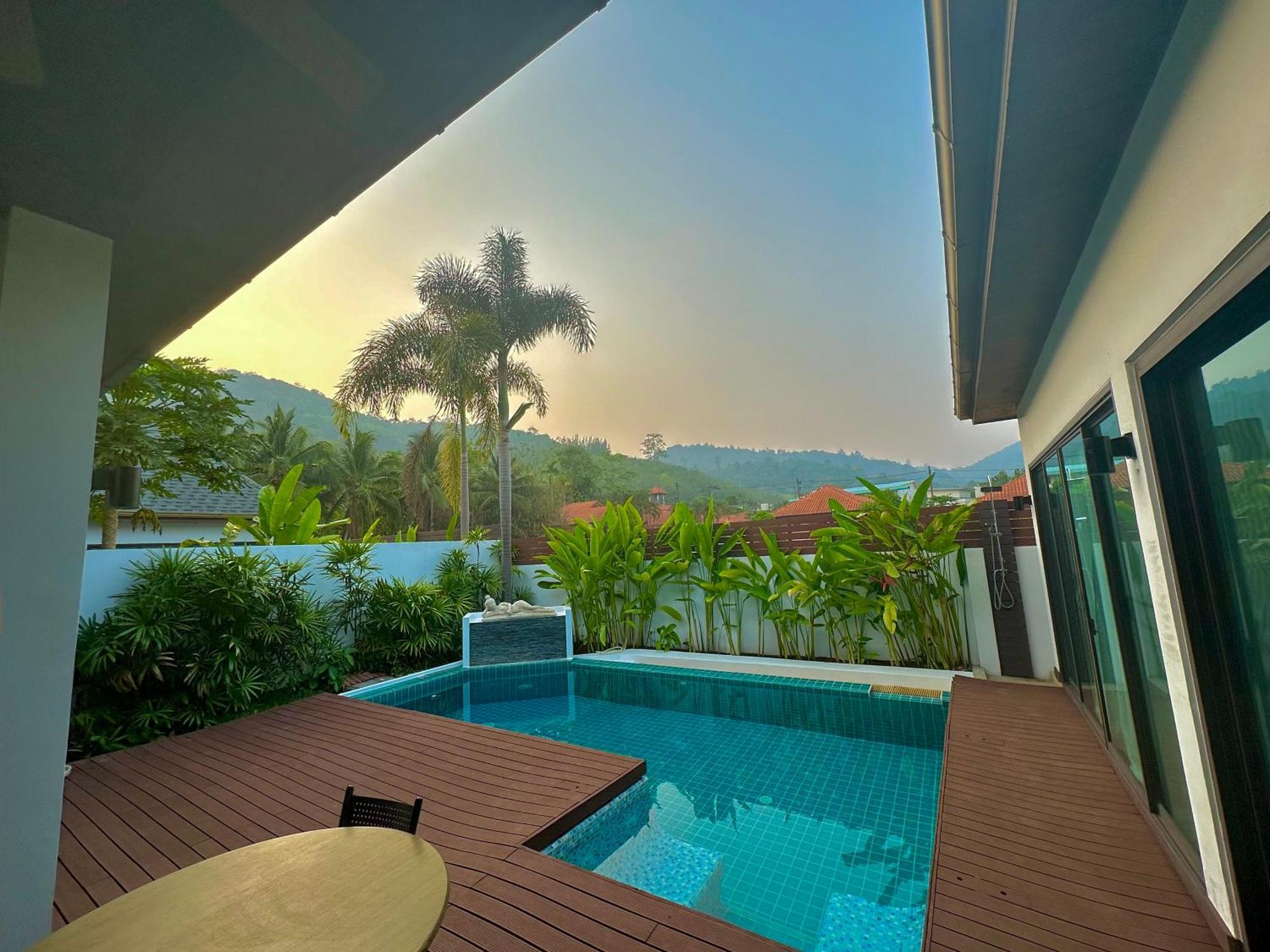 Plunge Tropic Near Naiharn Villa *