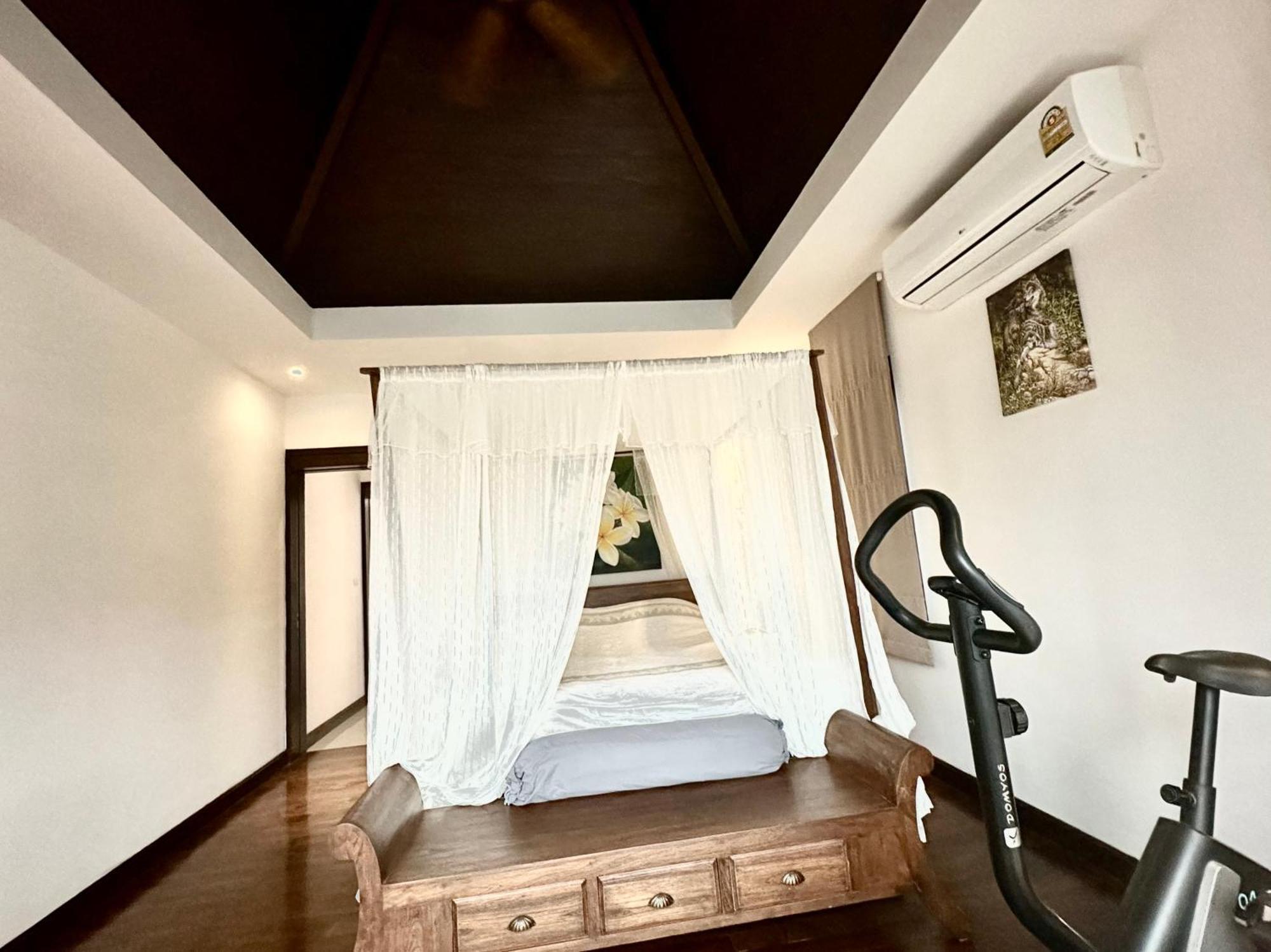 Plunge Tropic Near Naiharn Villa