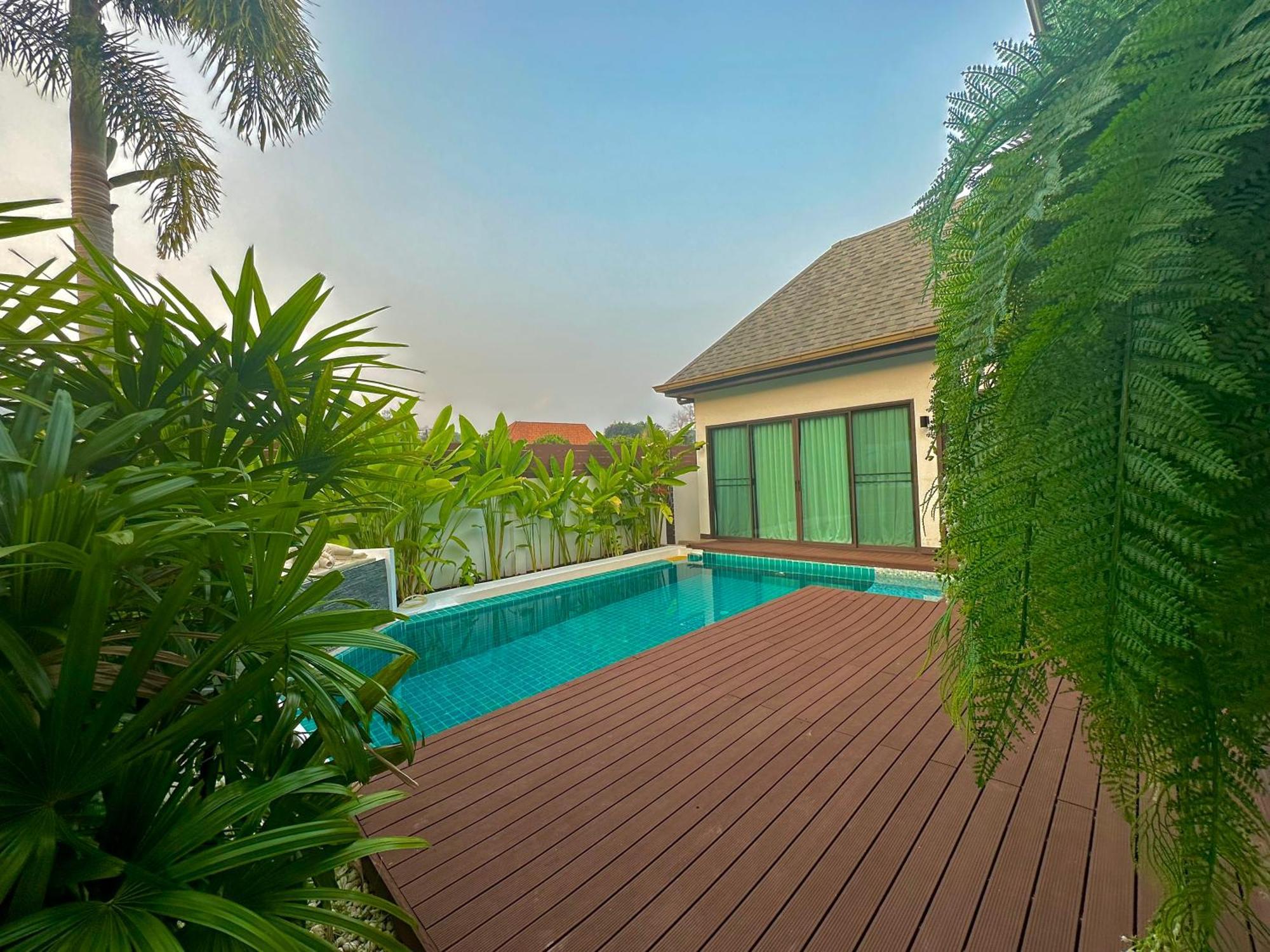 Plunge Tropic Near Naiharn