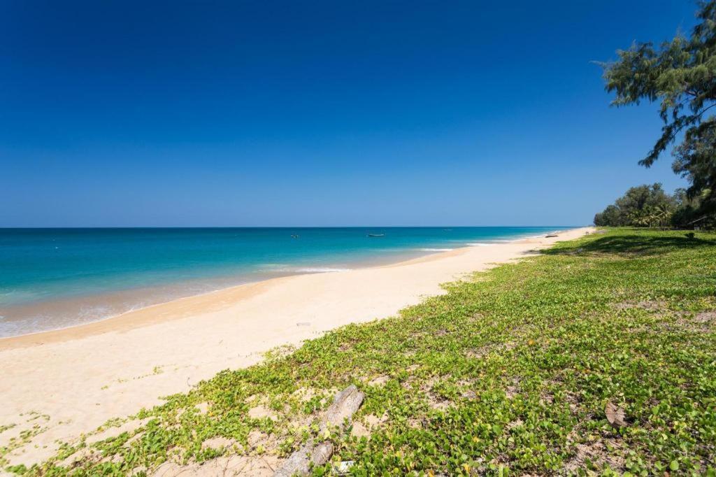 Royal Lee And Nai Yang Beach
