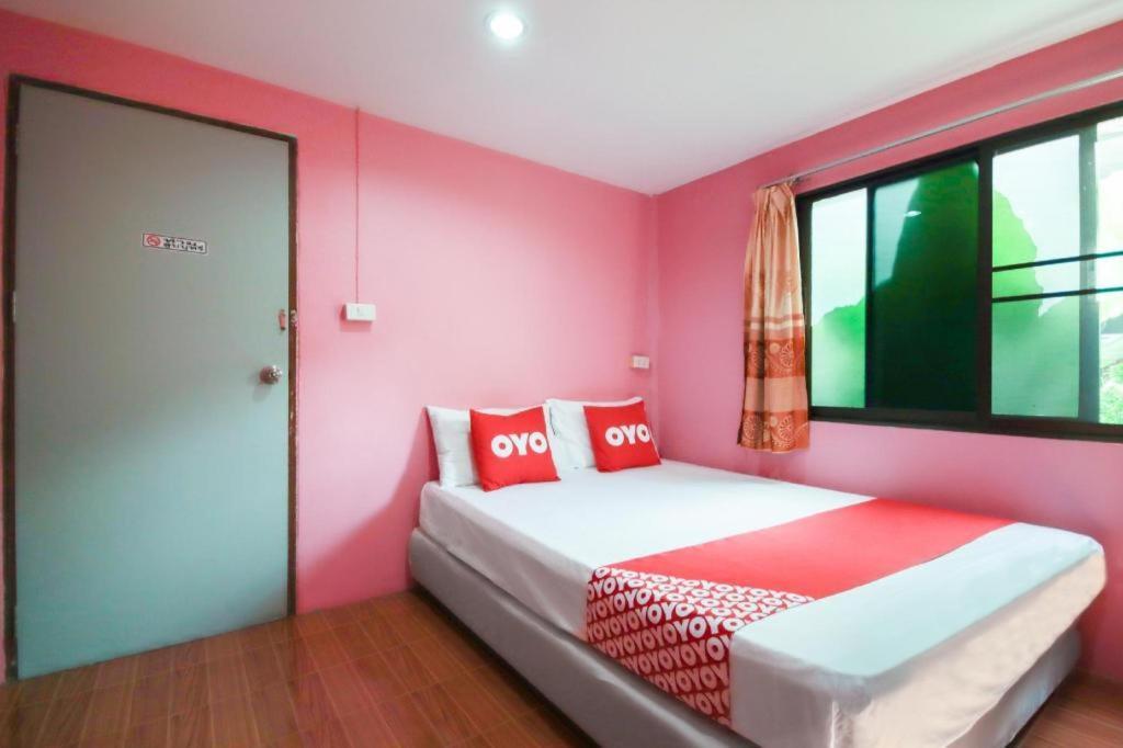 Oyo 1163 Eden Hotel 2*