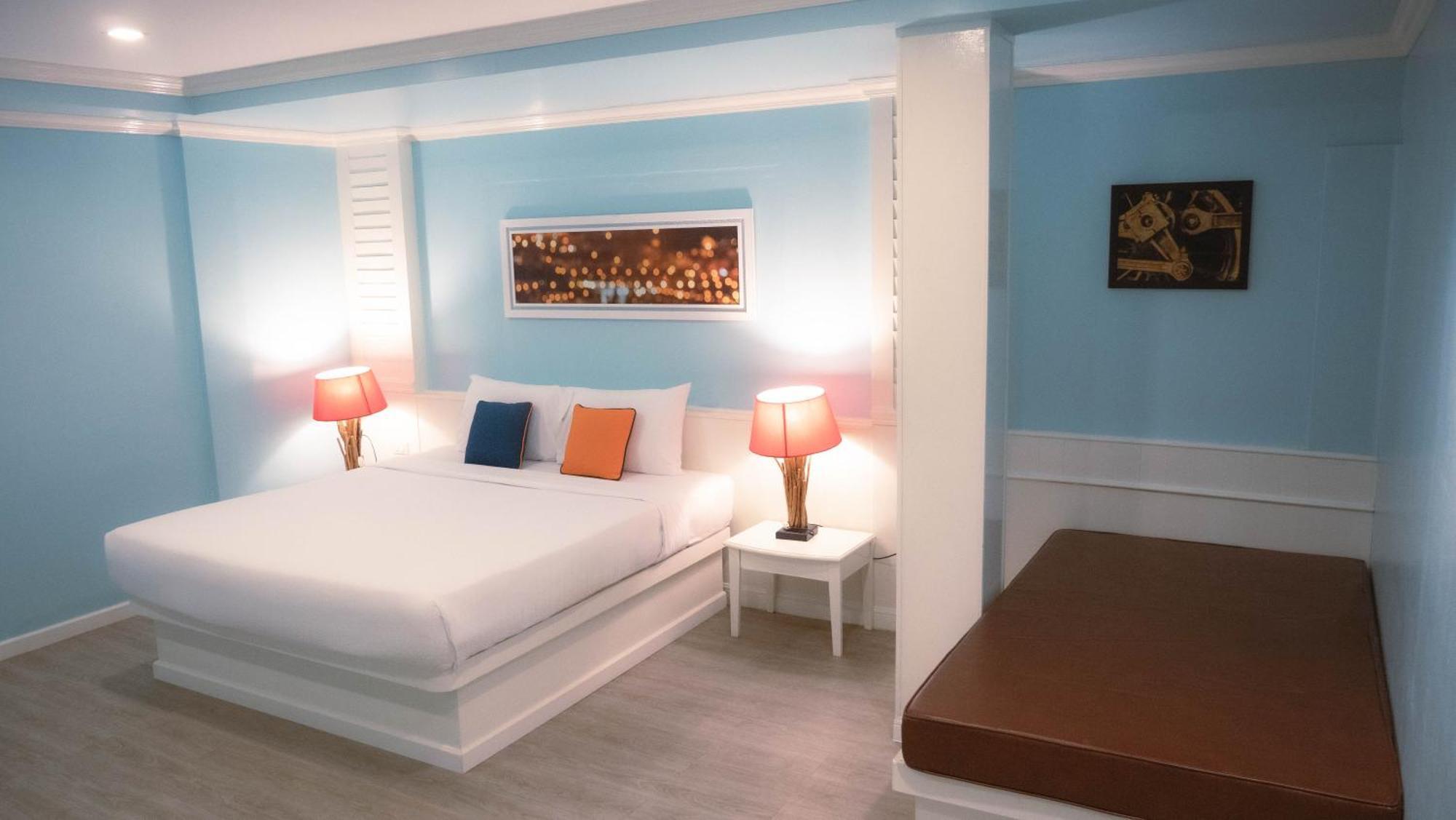 B Buri Hotel