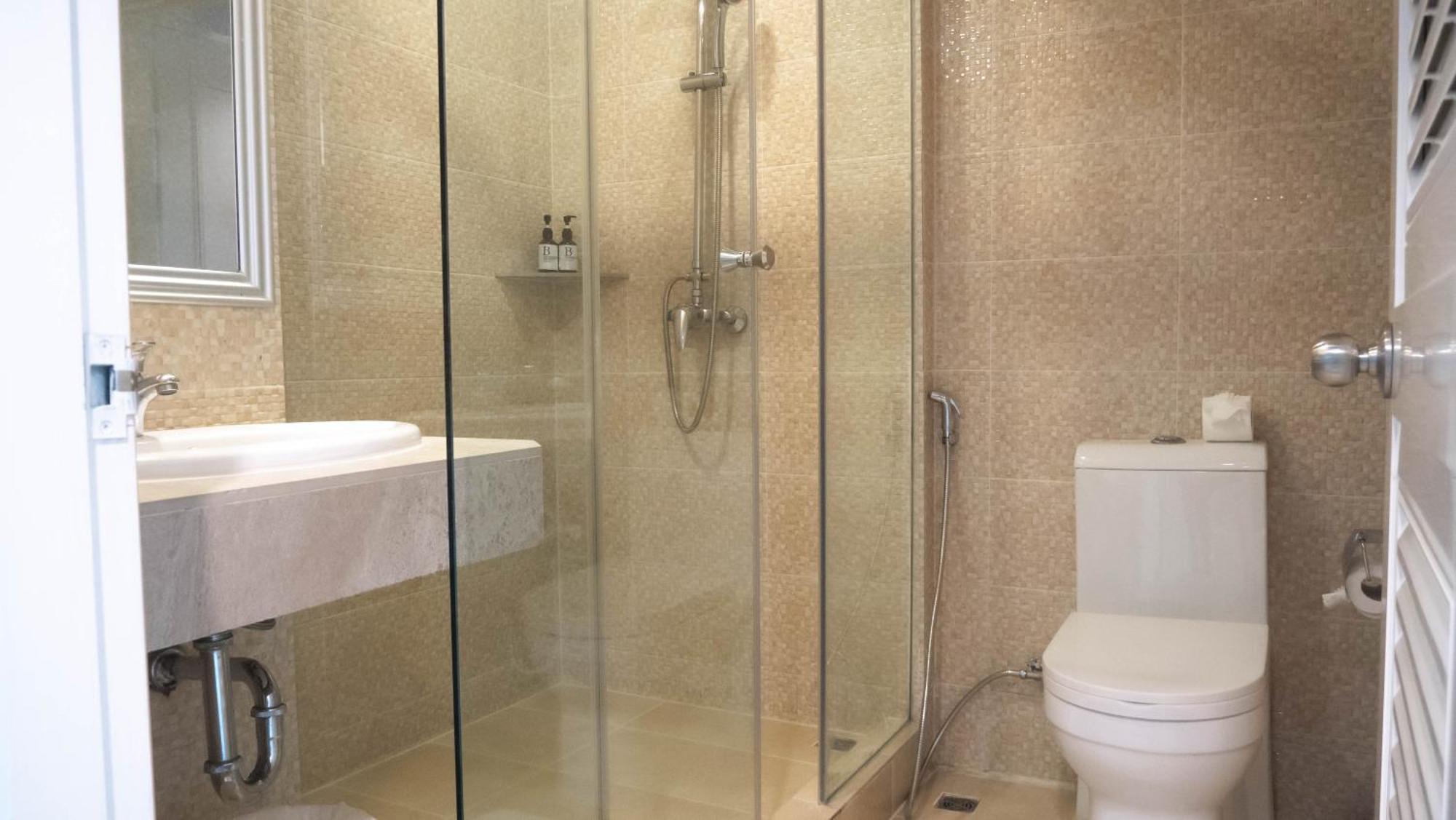 Hotel B Buri 3*