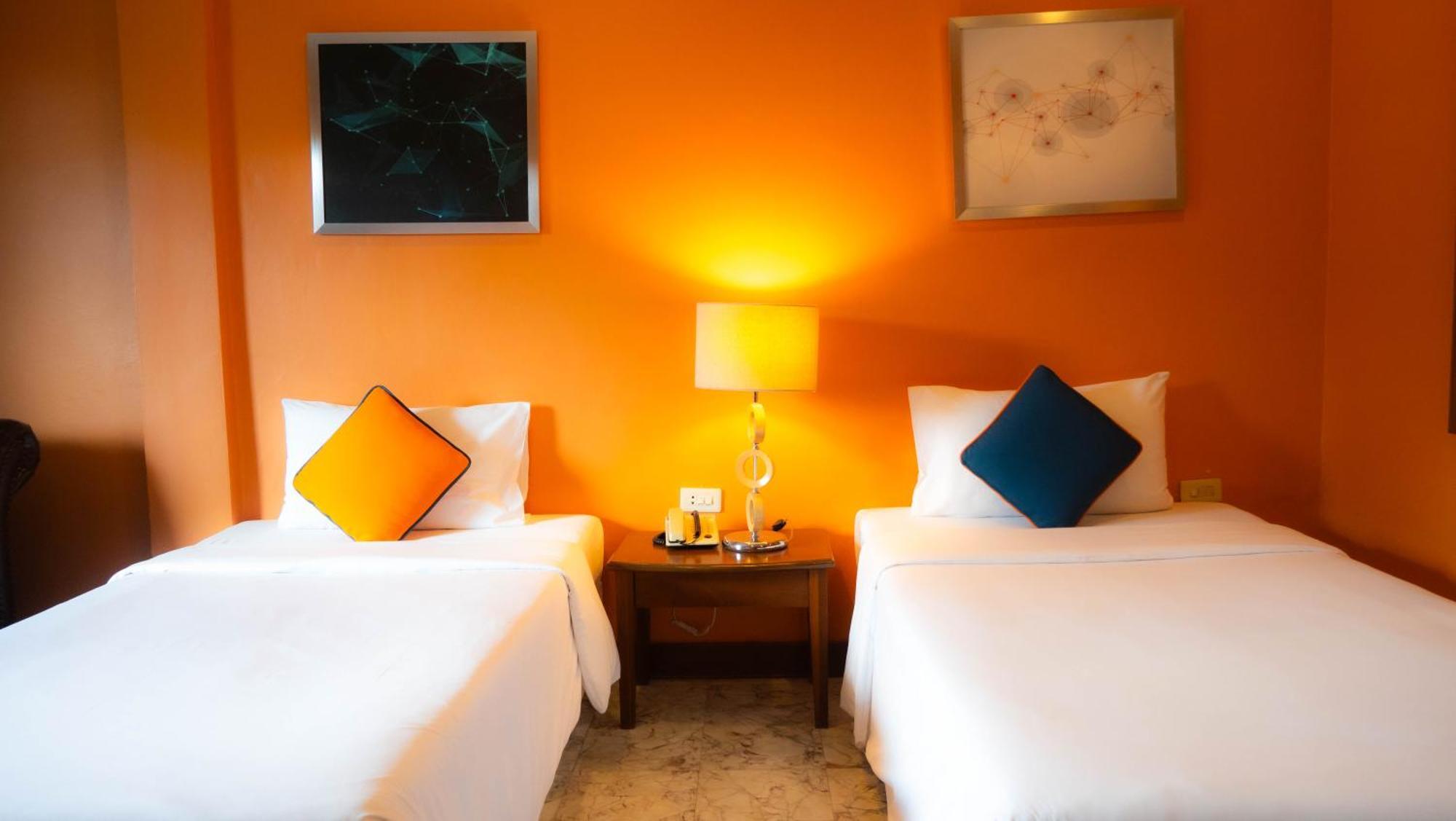 Hotel B Buri 3*