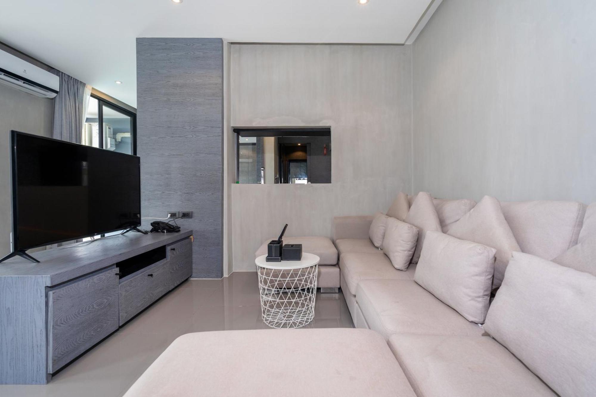 Tropical Pool View 2br Citygate P605-6 Apartment, Near Apartamento *
