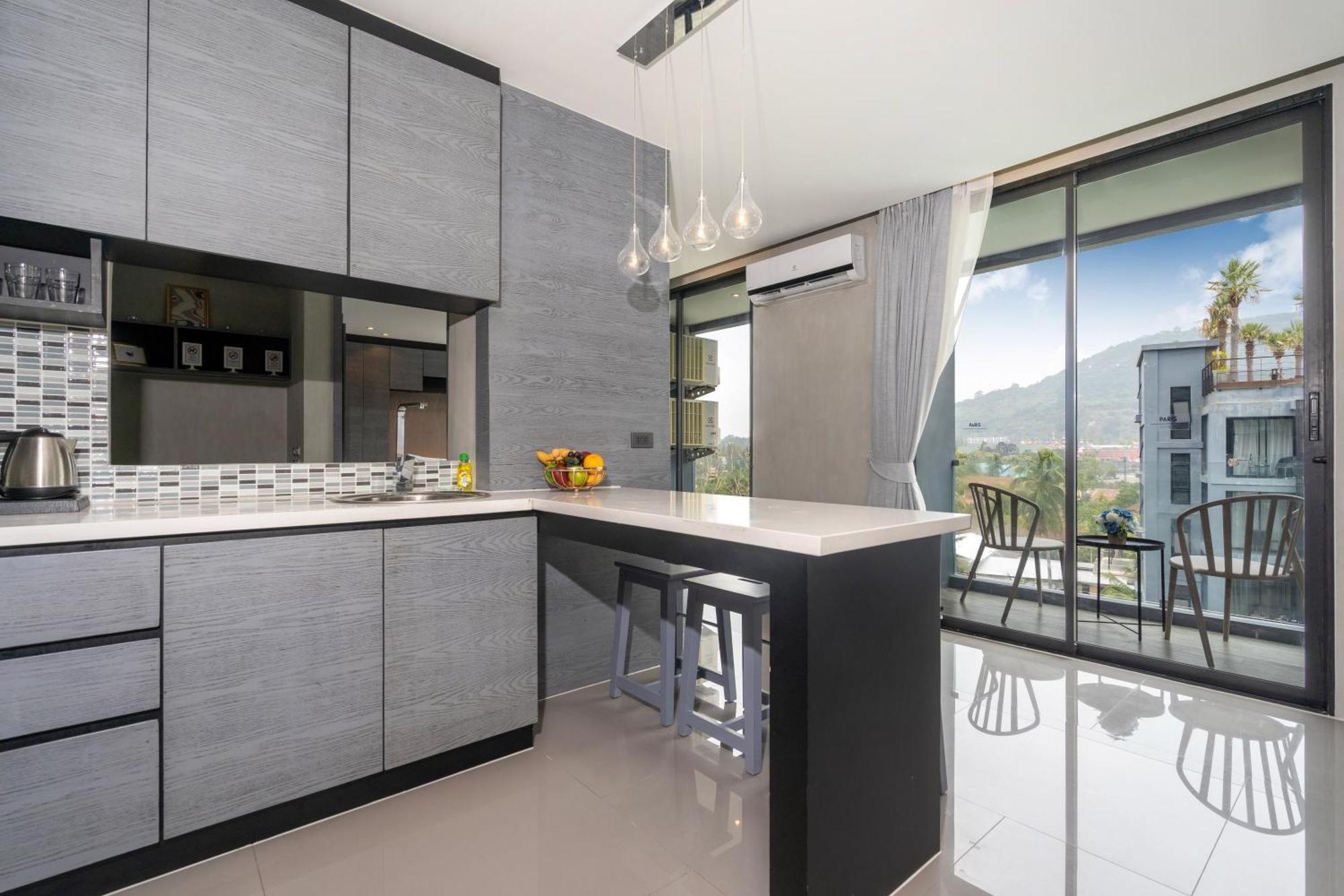 Tropical Pool View 2br Citygate P605-6 Apartment, Near Apartment *