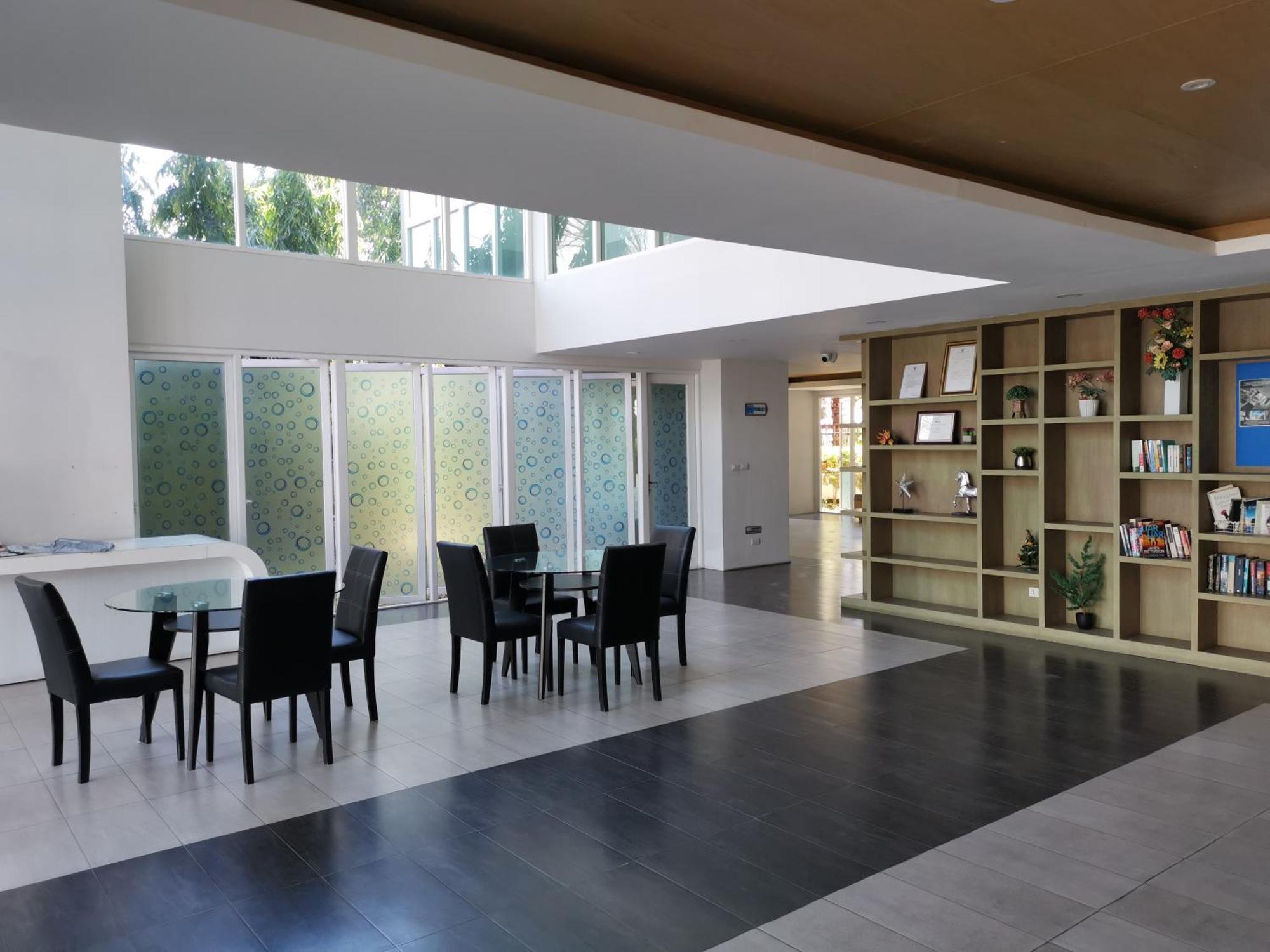 7 Floor - Mountain View At Ozc Near Apartment *
