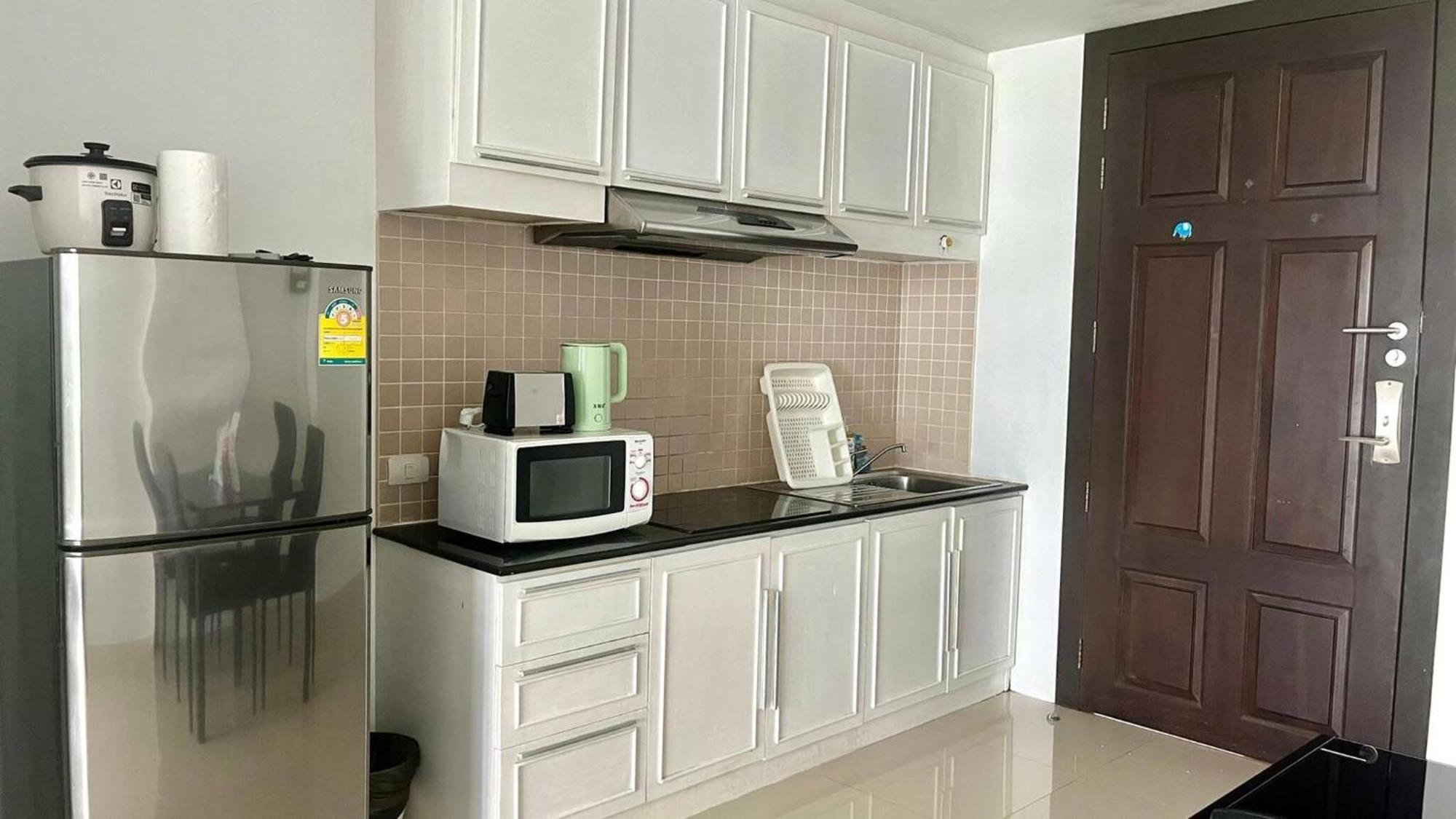 632 - Large 1 Bedroom1bathroom 1 Km Walking To Apartment *