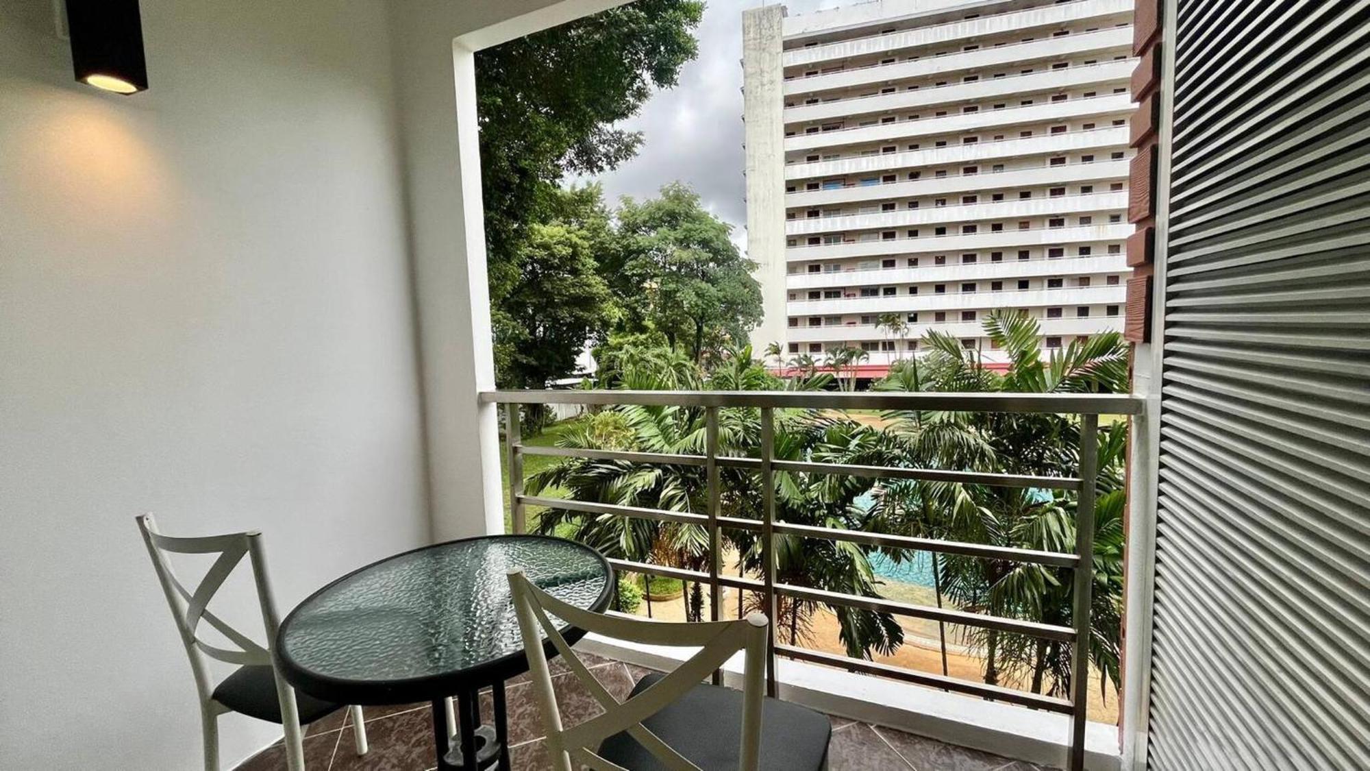 632 - Large 1 Bedroom1bathroom 1 Km Walking To Apartment