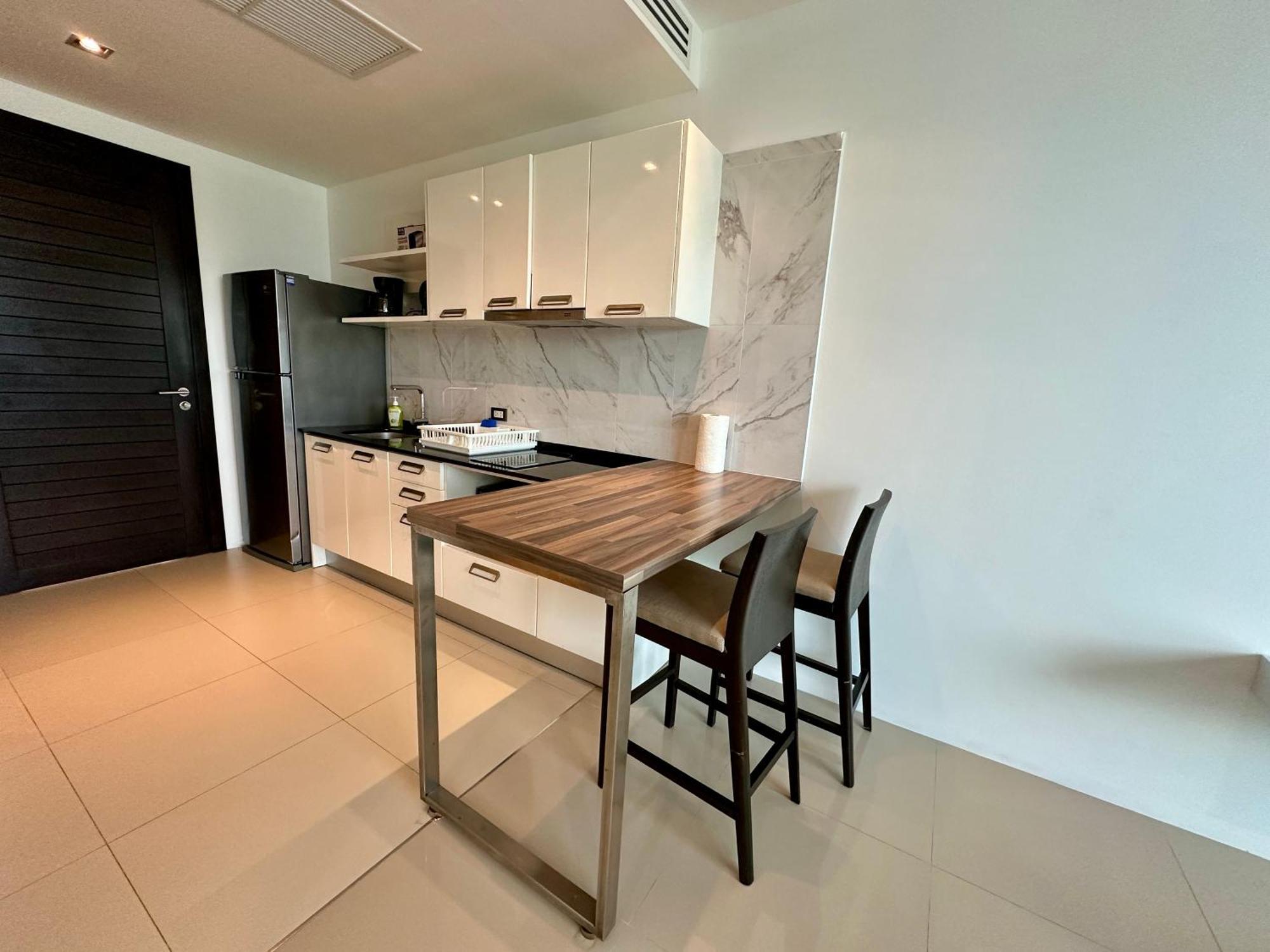 Emerald Terrace Apartment *