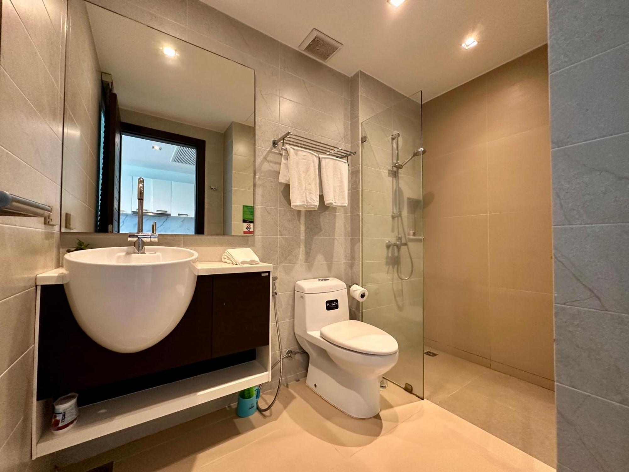 Emerald Terrace Apartment