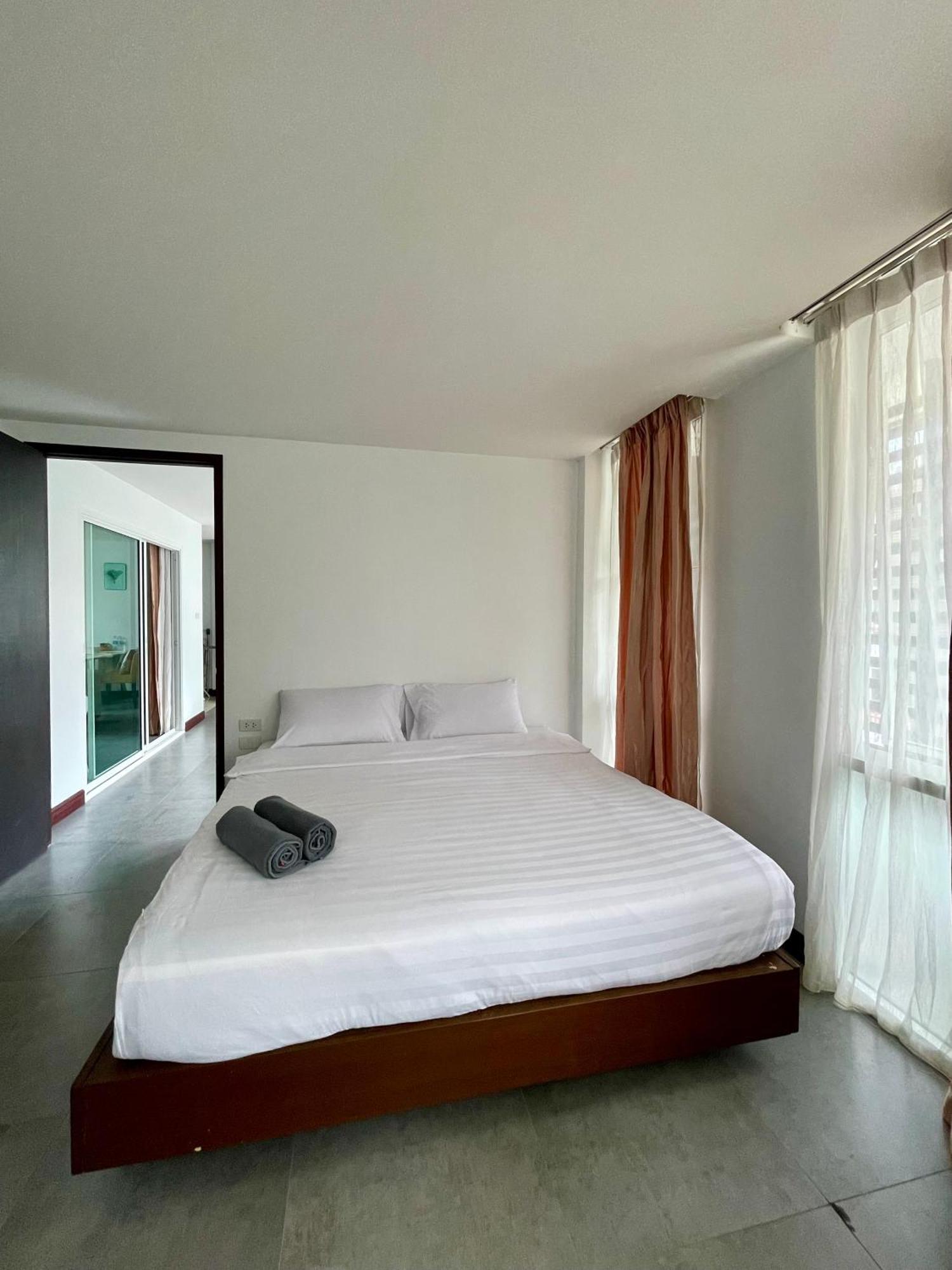 Pangsapuri The Kris 2 Bedrooms 2 Bathrooms *