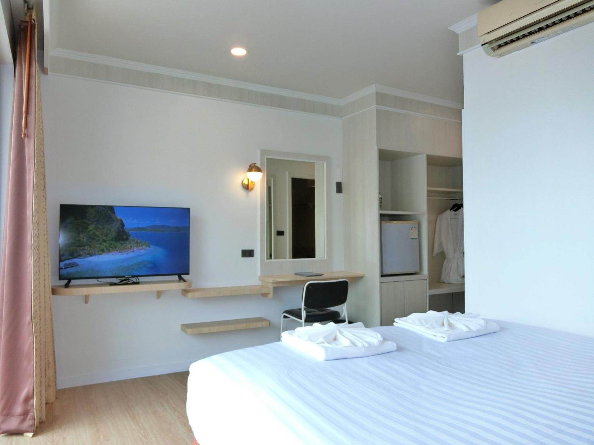 Sira Boutique - Newly Renovated 3* Patong