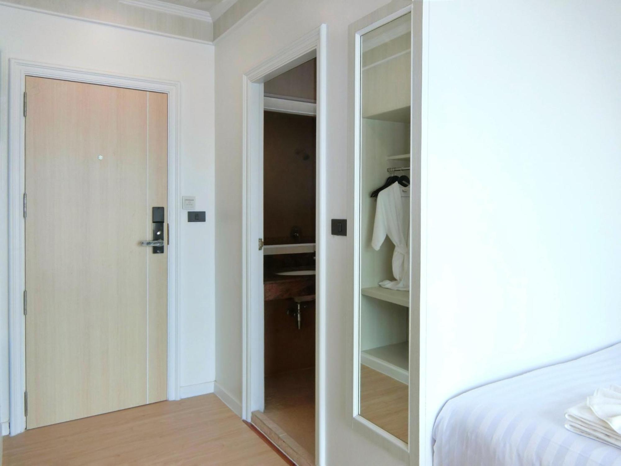Sira Boutique - Newly Renovated Hotel Patong