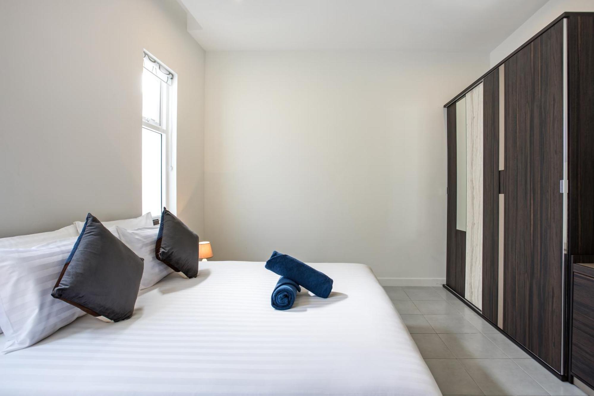 Apartment 3 Bedrooms In Rawai- V11 T