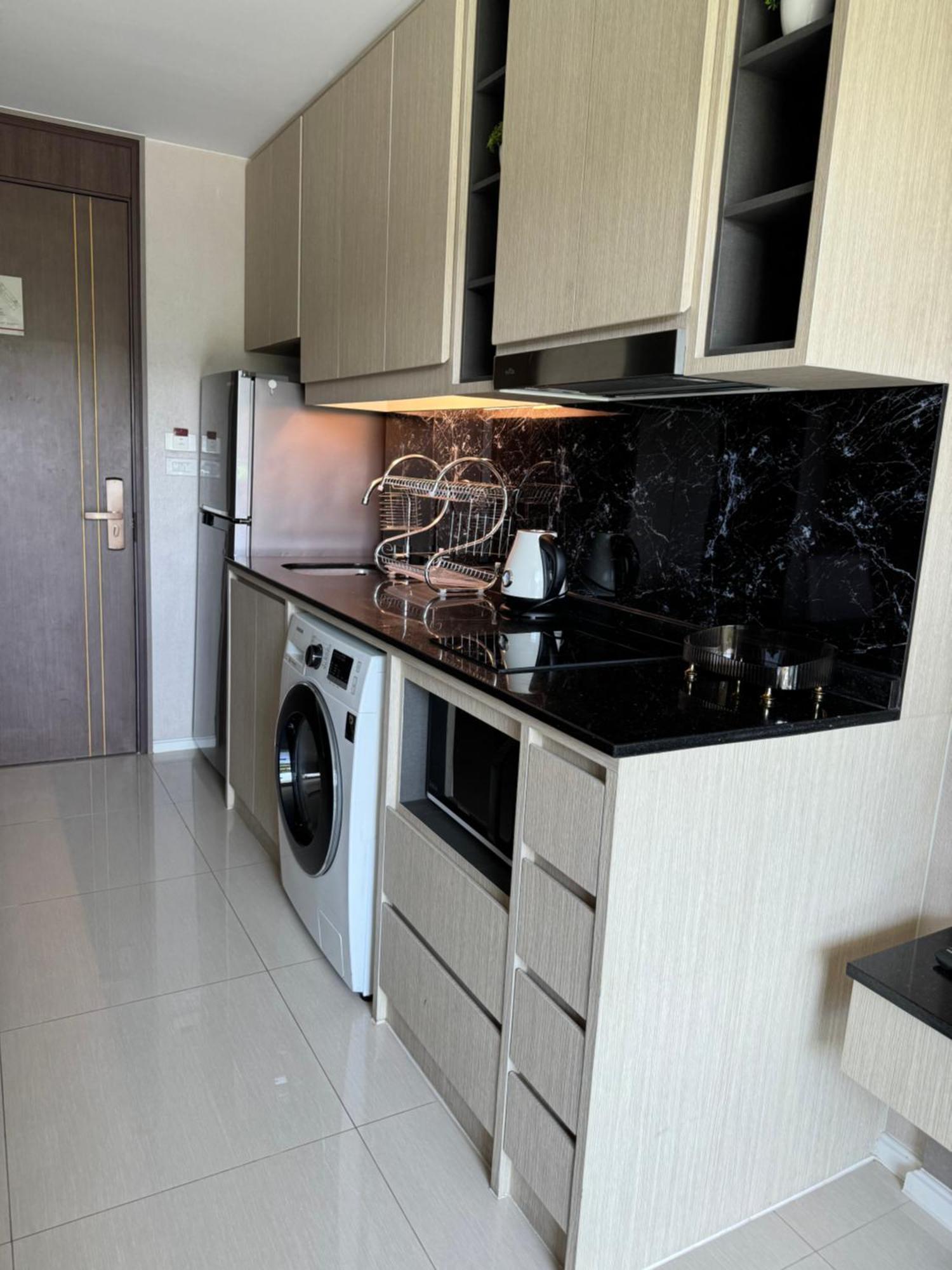 Mida Grande Surin Apartment