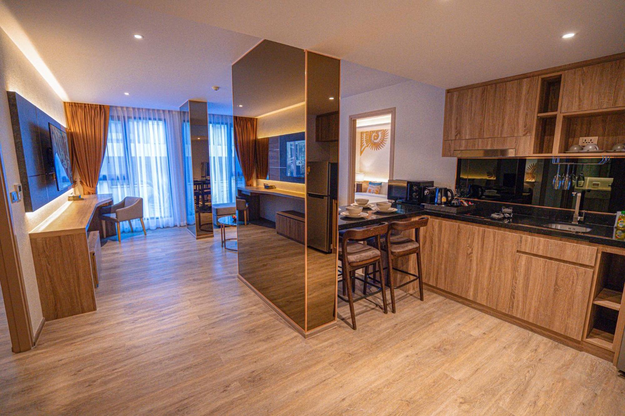 Hotel The Marin Phuket 5*