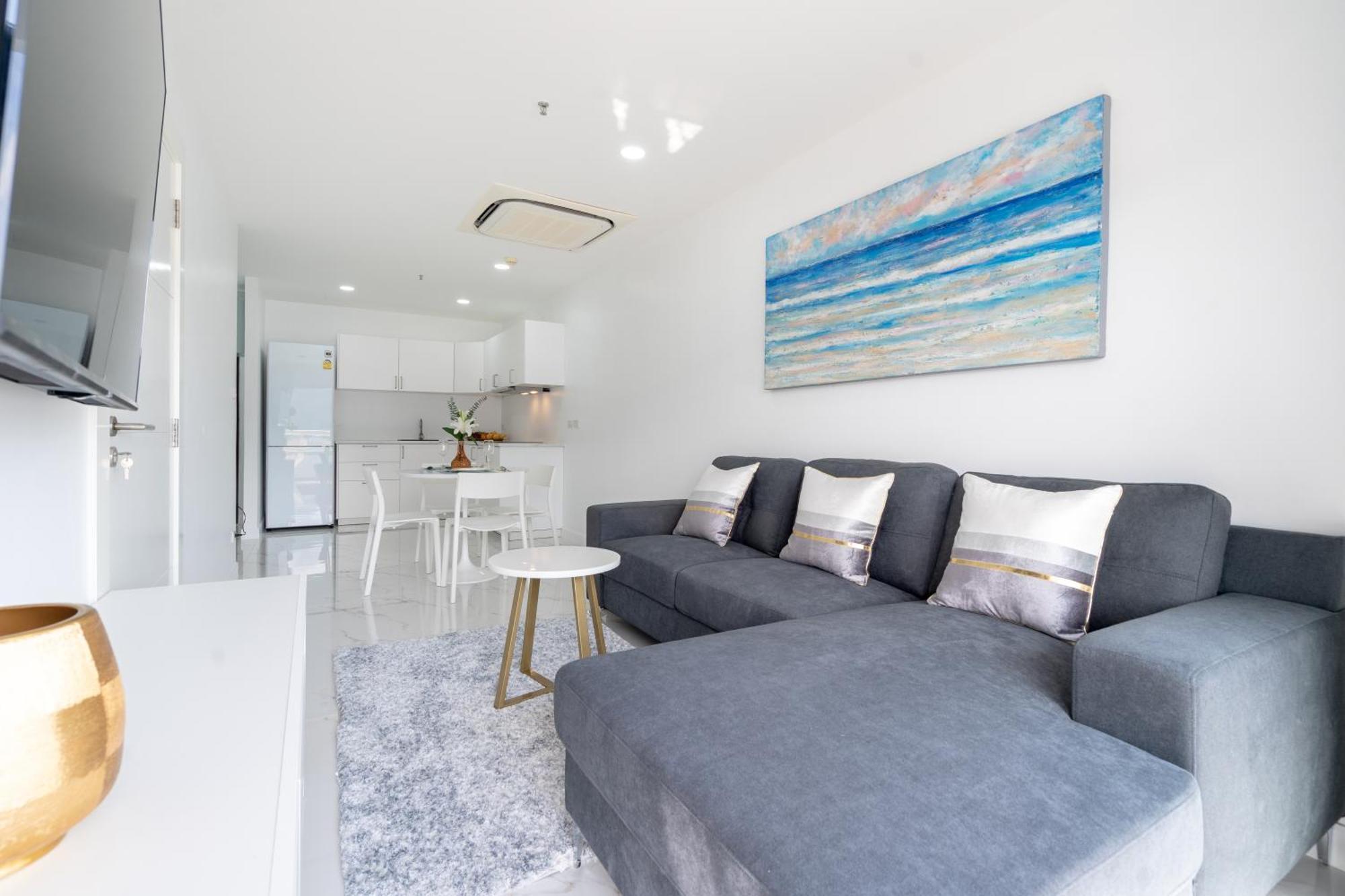 1 Bedroom Brandnew In Tower T Apartment *