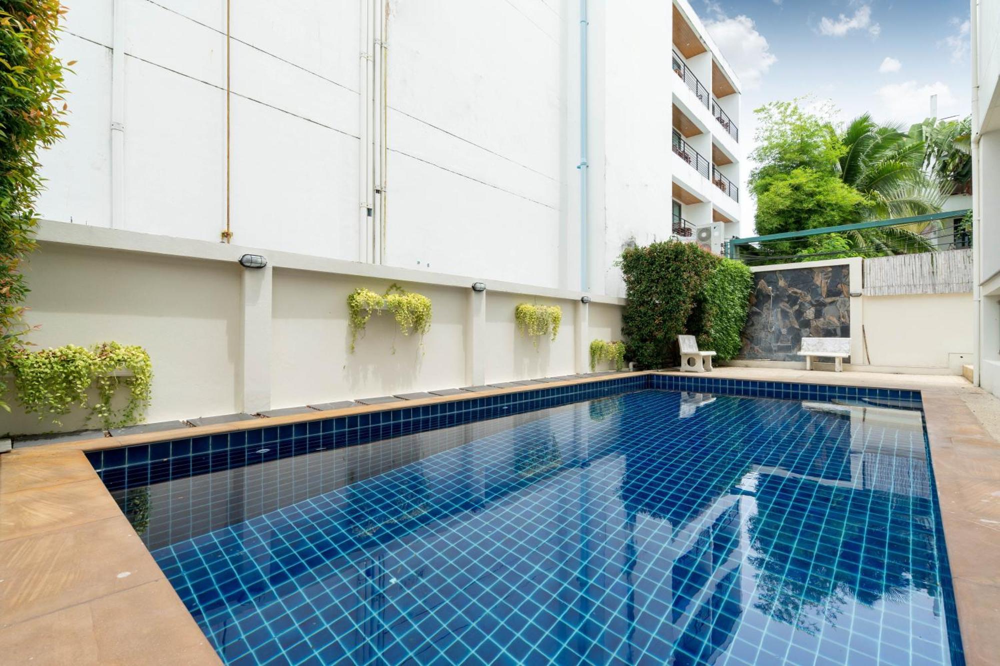 1 Bedroom In Naiharn T Ban Saiyuan