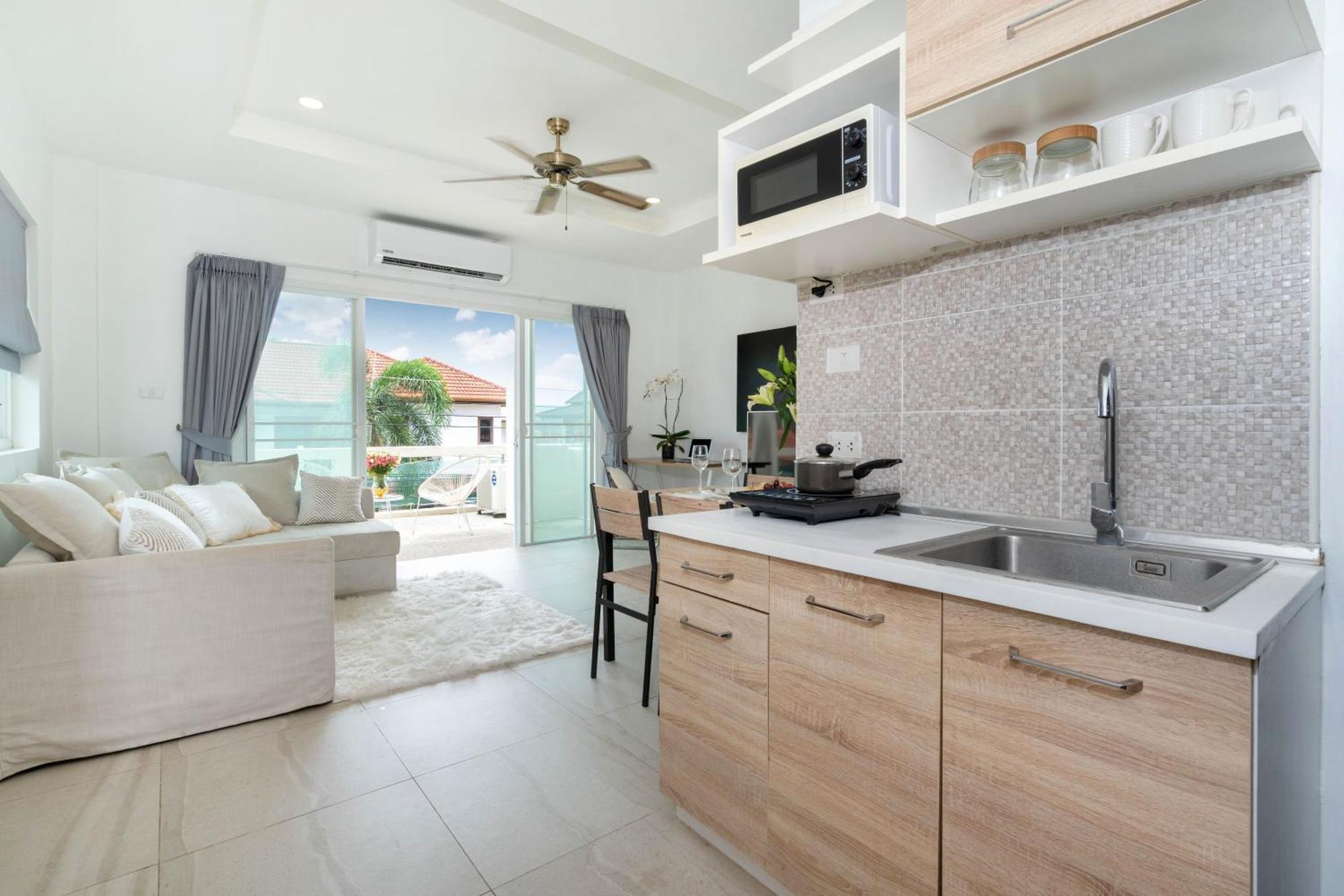 1 Bedroom In Naiharn T Apartment Ban Saiyuan