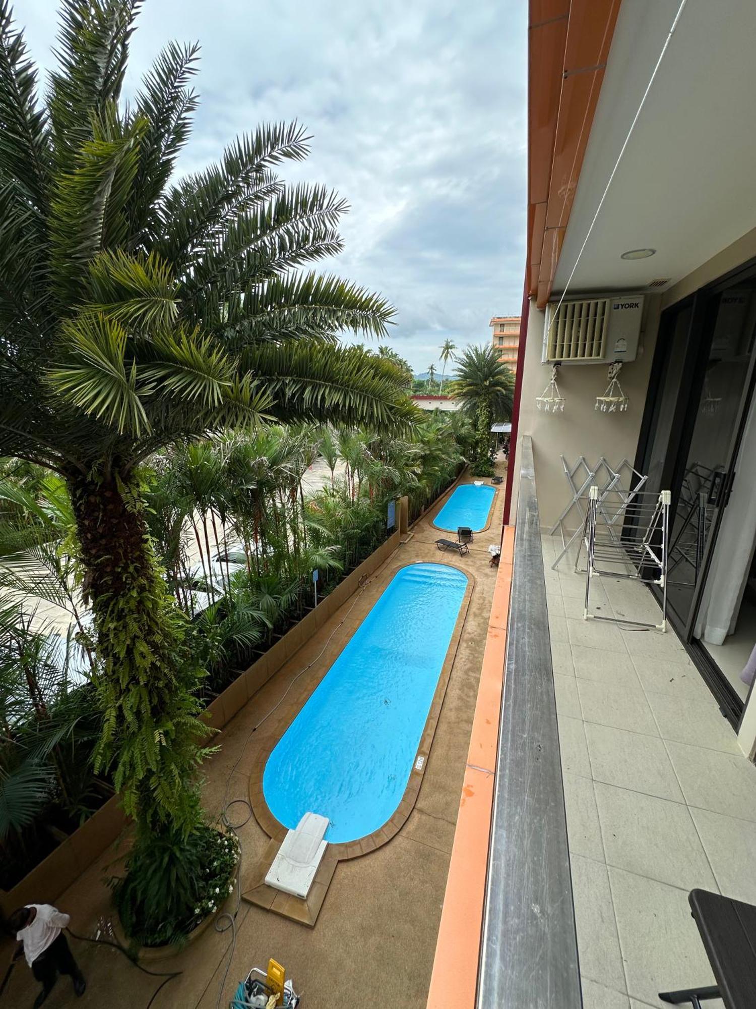 1 Bedroom Cozy Walking Distance To The Beach! *