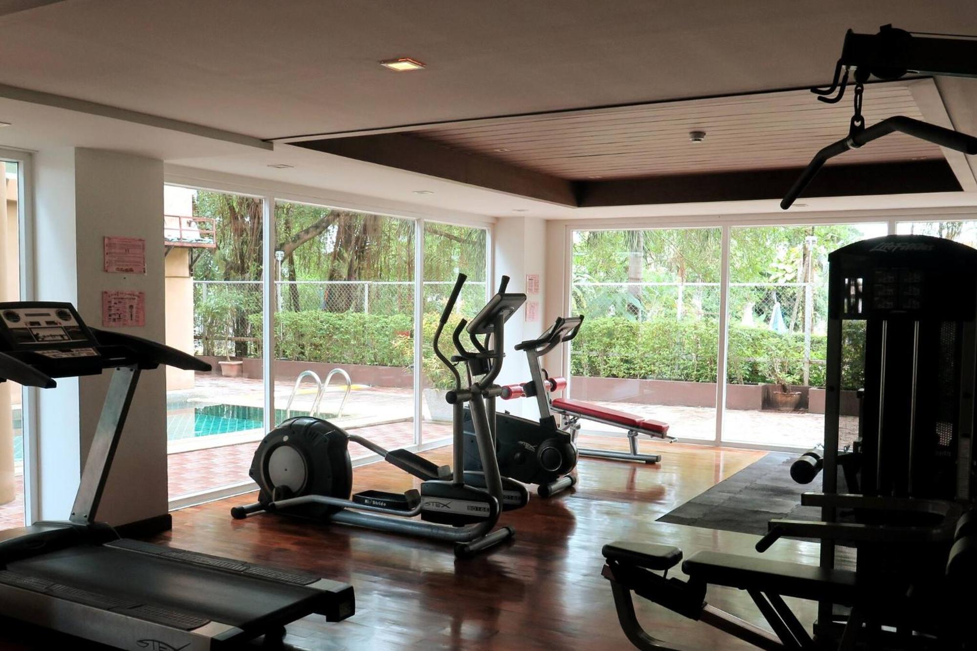 Large 1 Bedroom1 Bathroom 1 Km Walking To * Patong