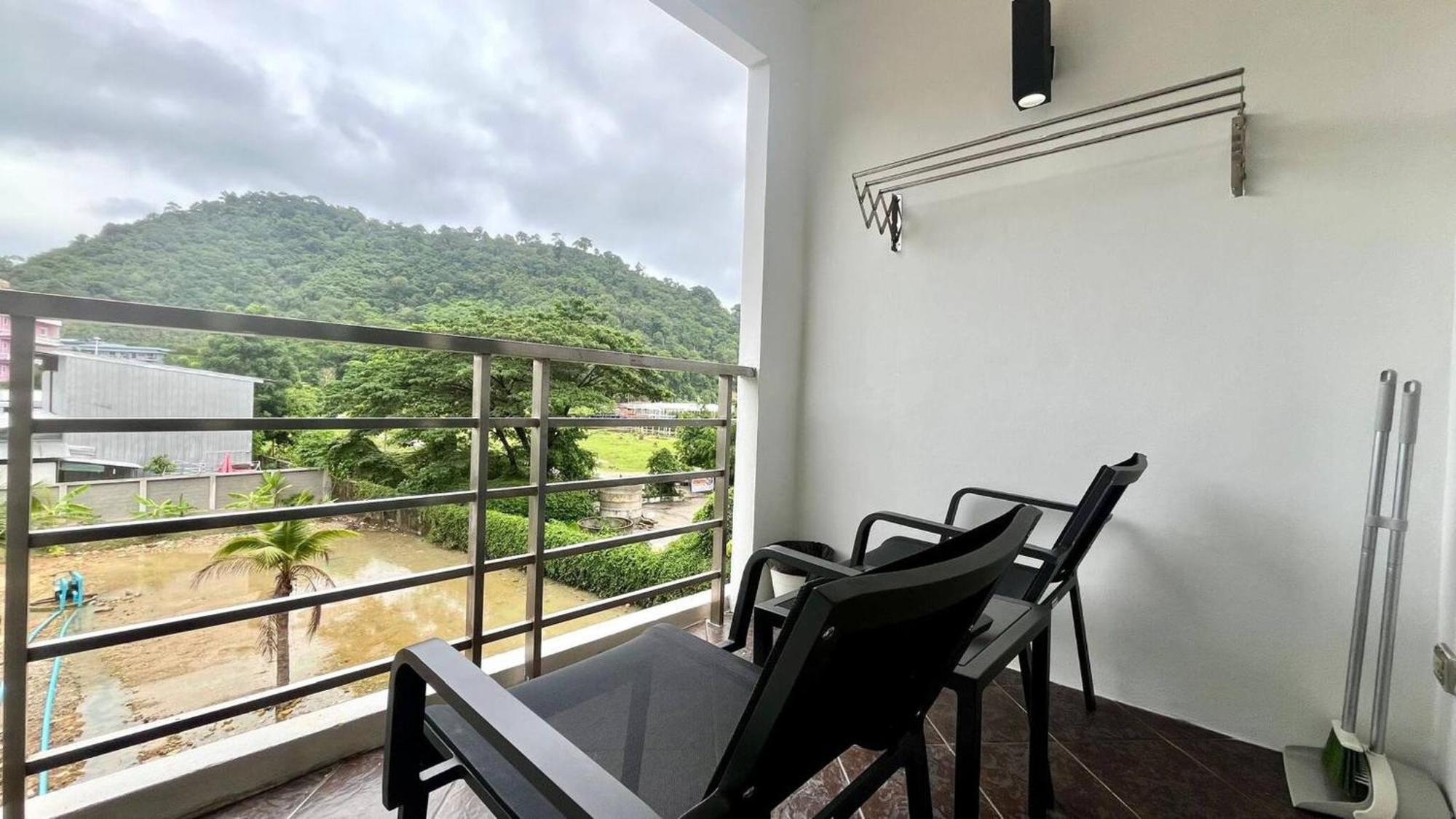 Apartment Large 1 Bedroom1 Bathroom 1 Km Walking To *
