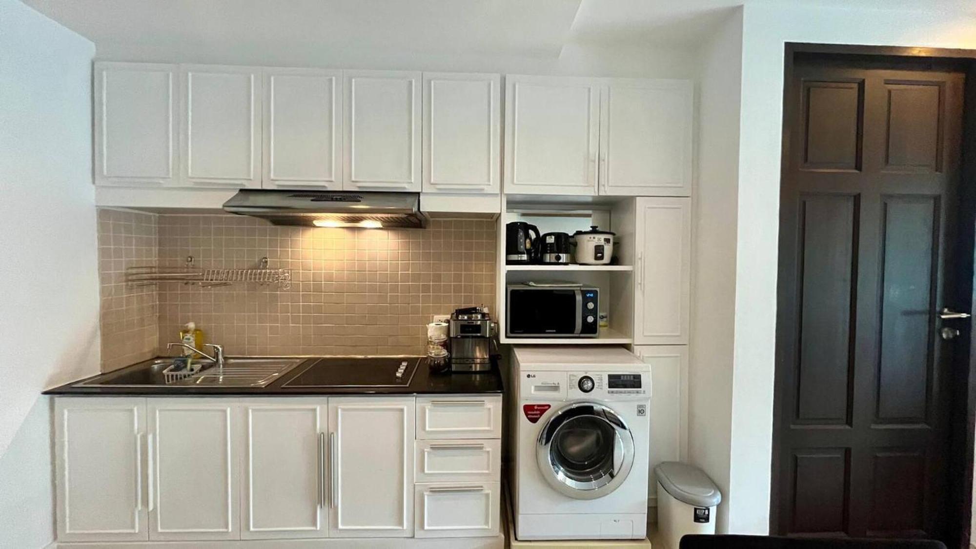 Large 1 Bedroom1 Bathroom 1 Km Walking To Apartment