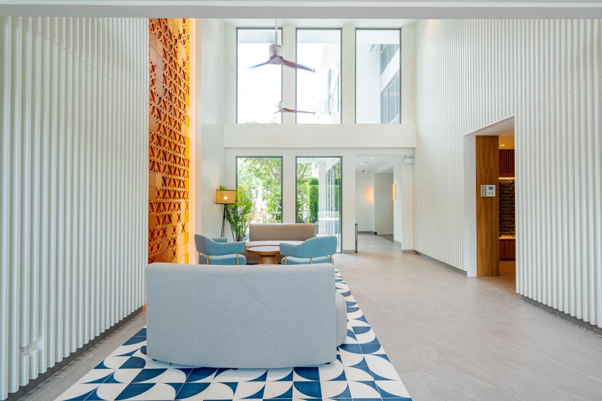 Spacious With Panoramic View In Laguna Apartment *