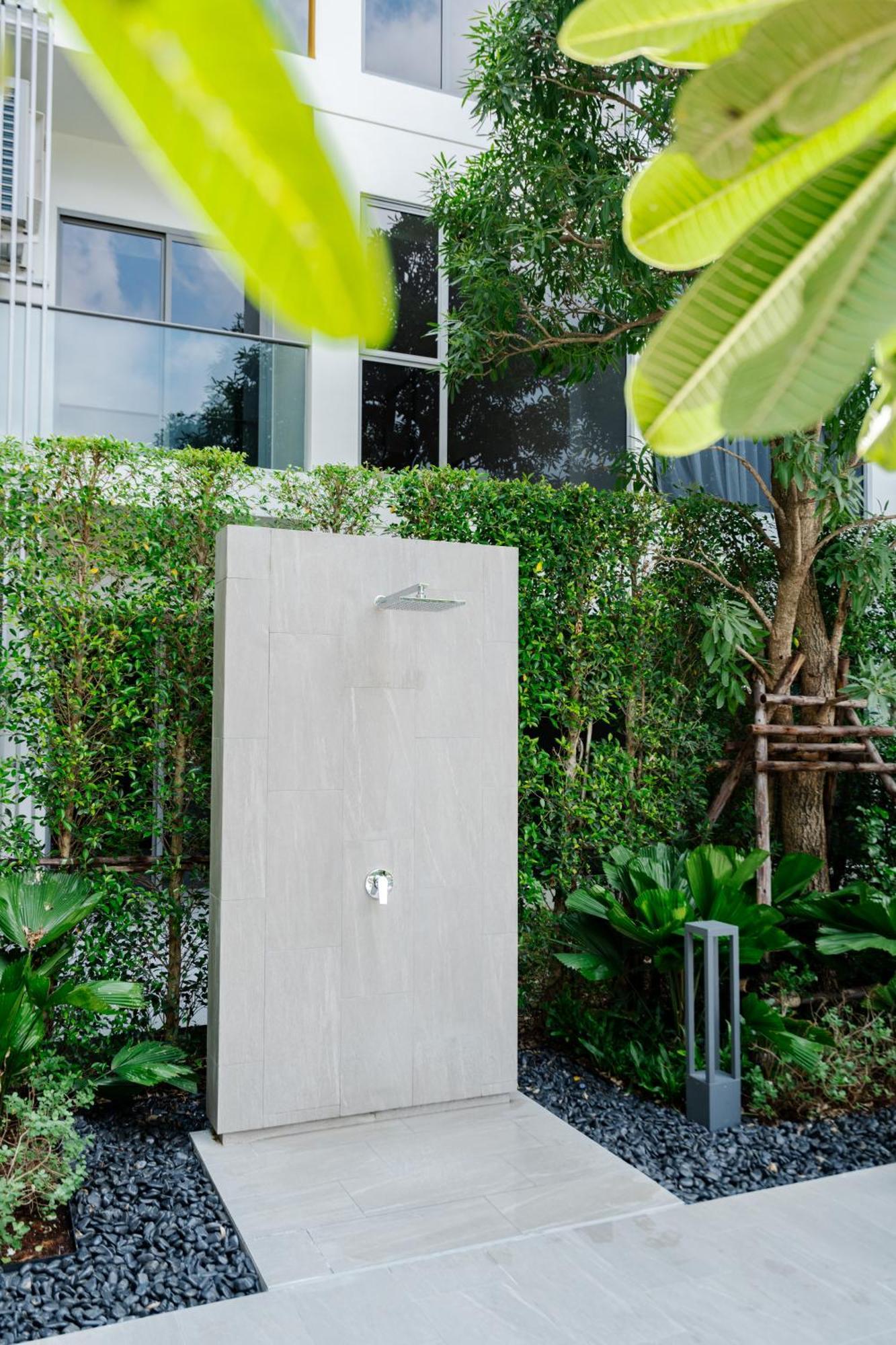 Spacious With Panoramic View In Laguna Apartment *