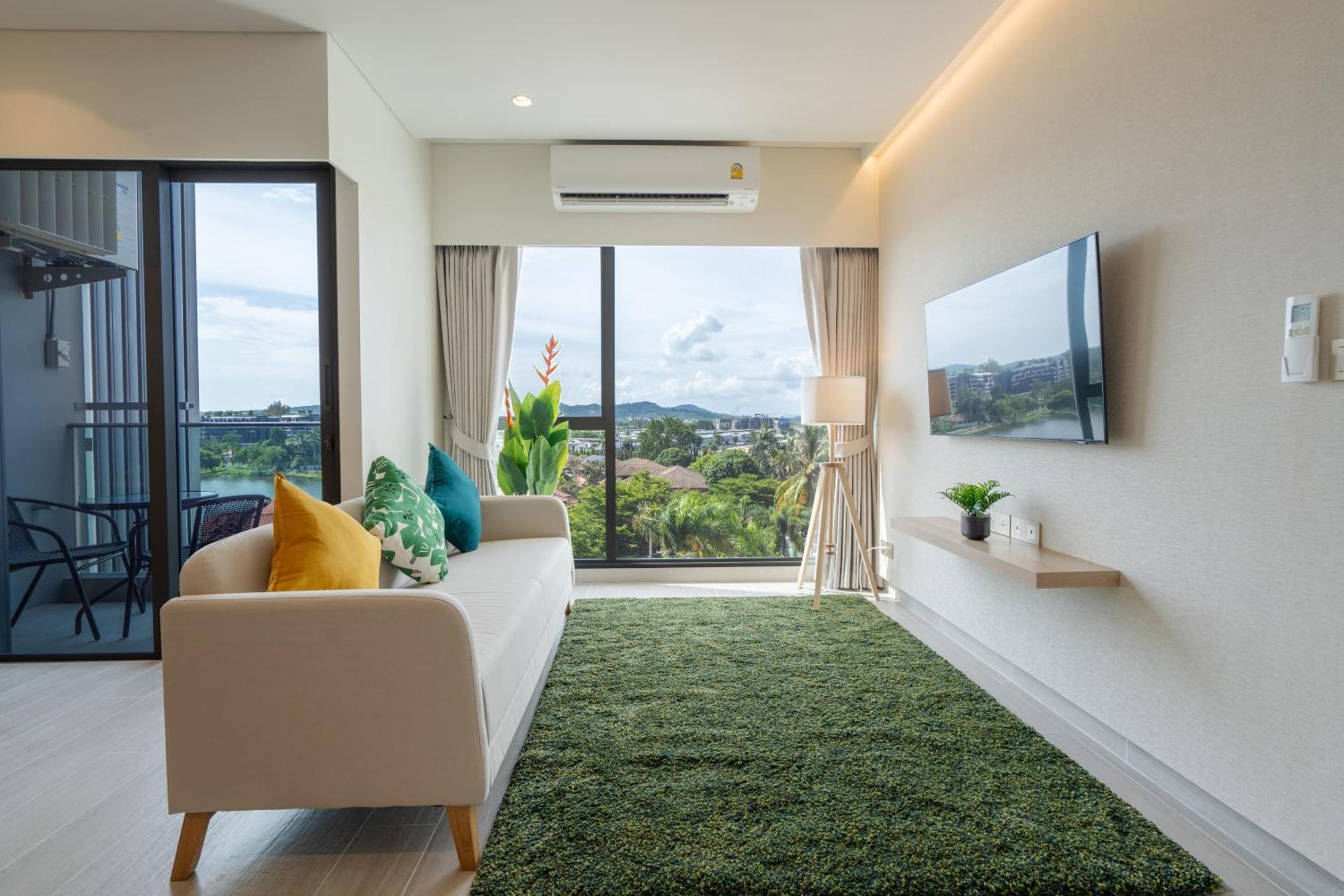 Spacious With Panoramic View In Laguna Apartment *