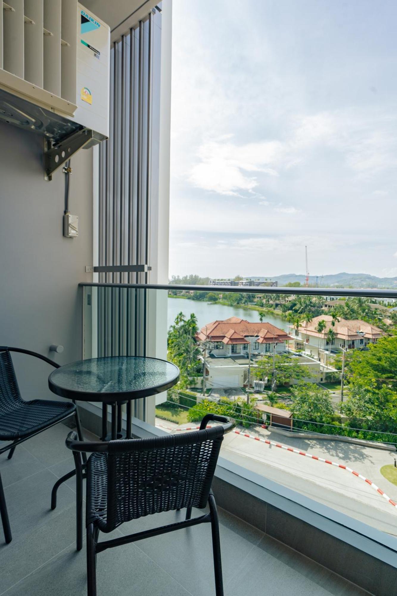 Spacious With Panoramic View In Laguna *