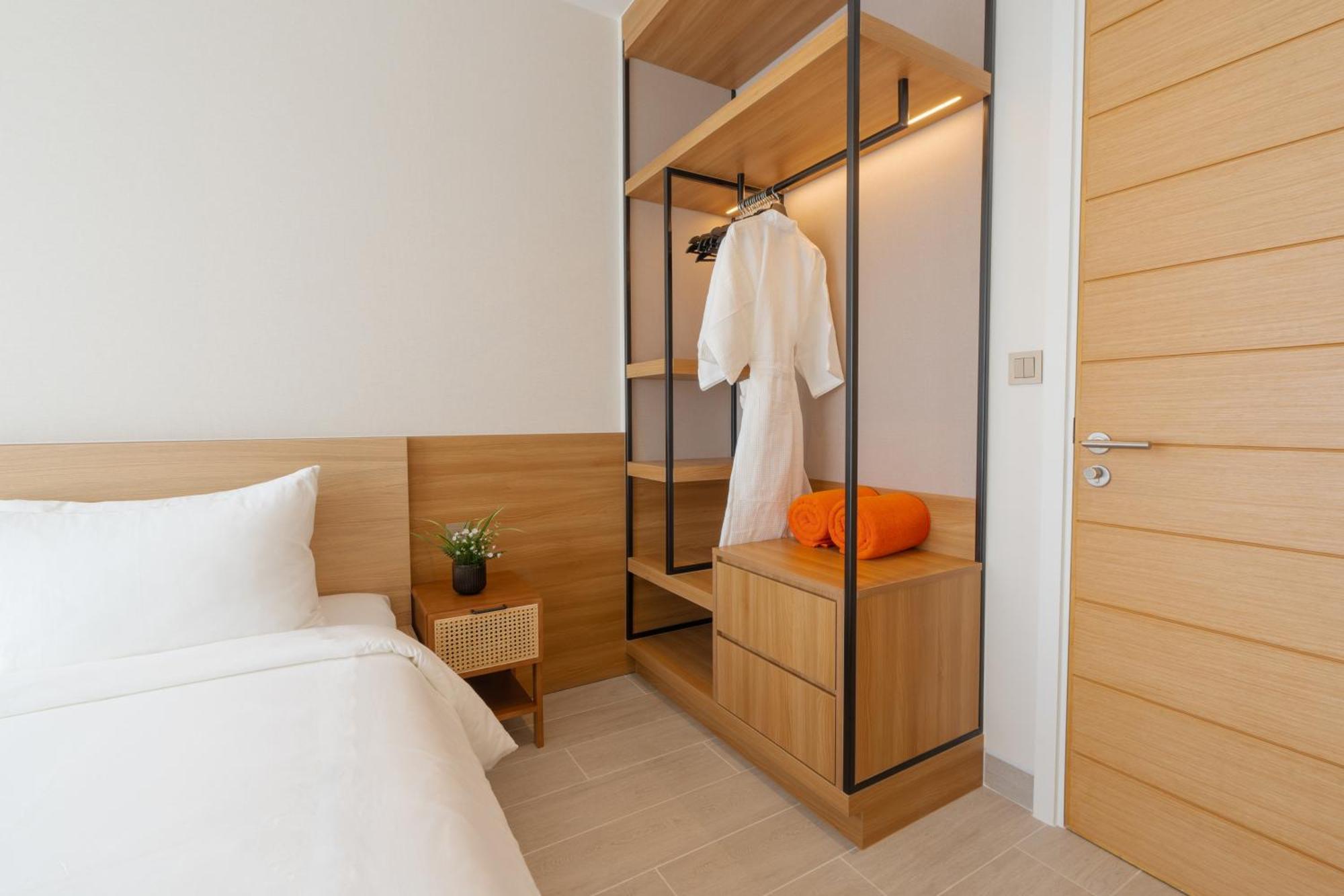 Spacious With Panoramic View In Laguna Apartment