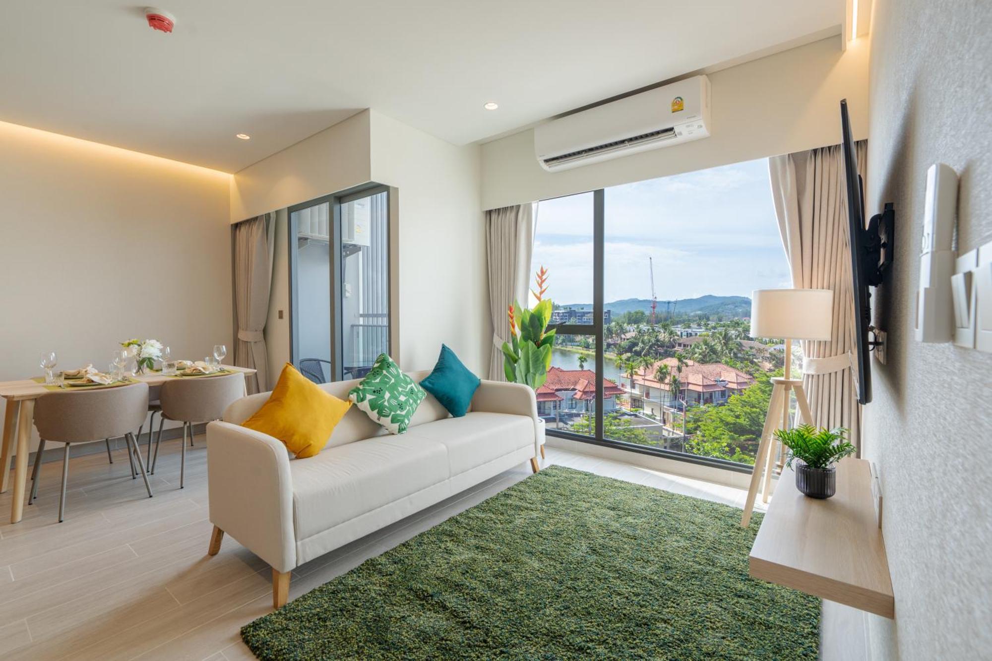 Spacious With Panoramic View In Laguna Apartment