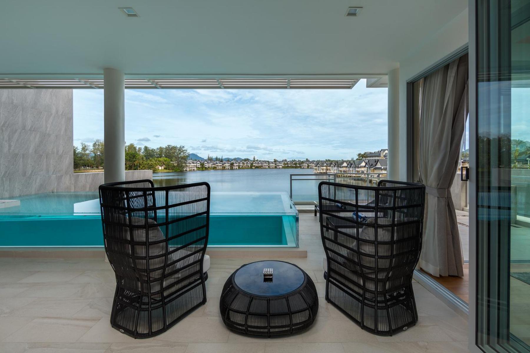 Beachfront Residences - Stunning Sea And View Apartment