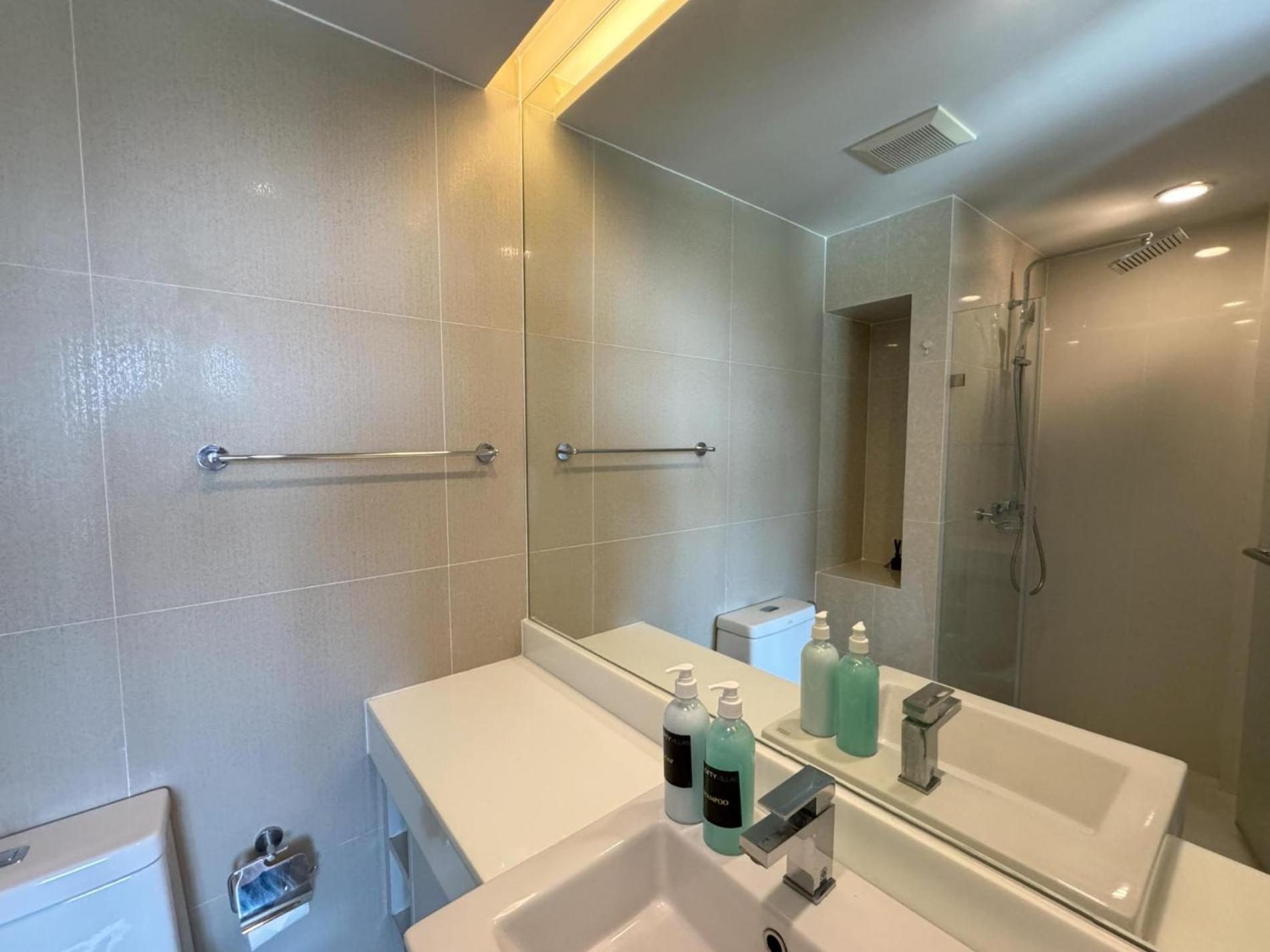 Floor At Aristo By Lofty Apartment Ban Lum Fuang