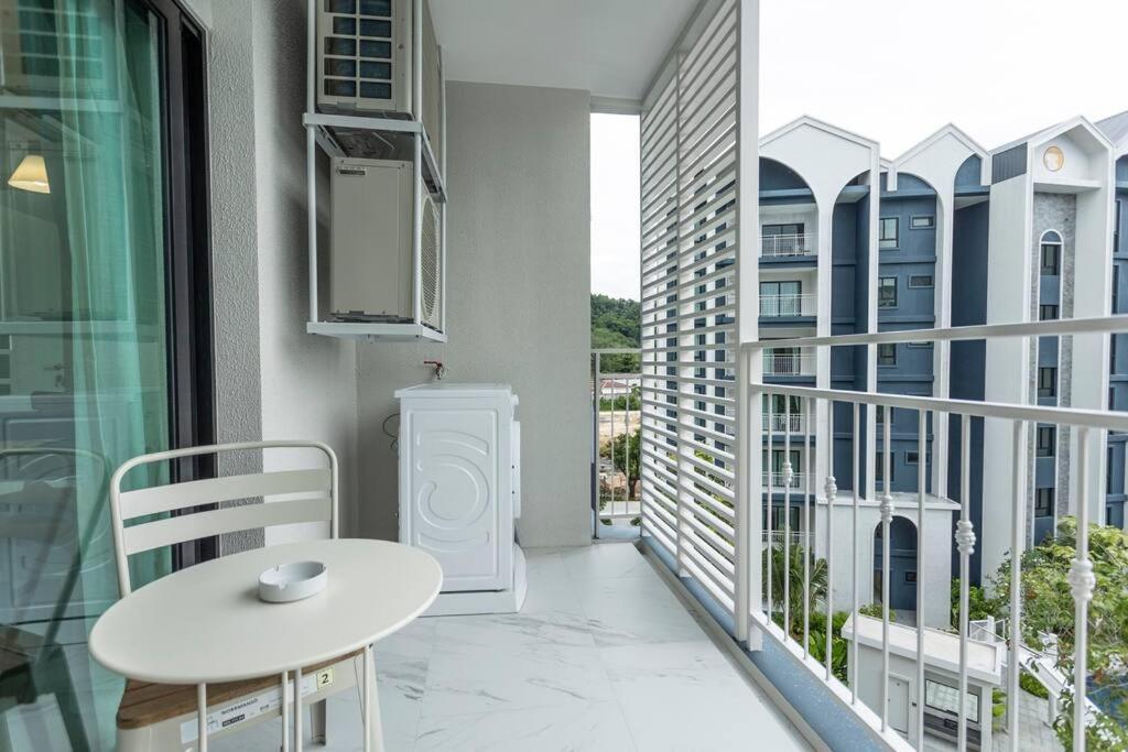 Apartment 250m 6 Pools Kids Club In 1 Place ! C111 Nai Yang