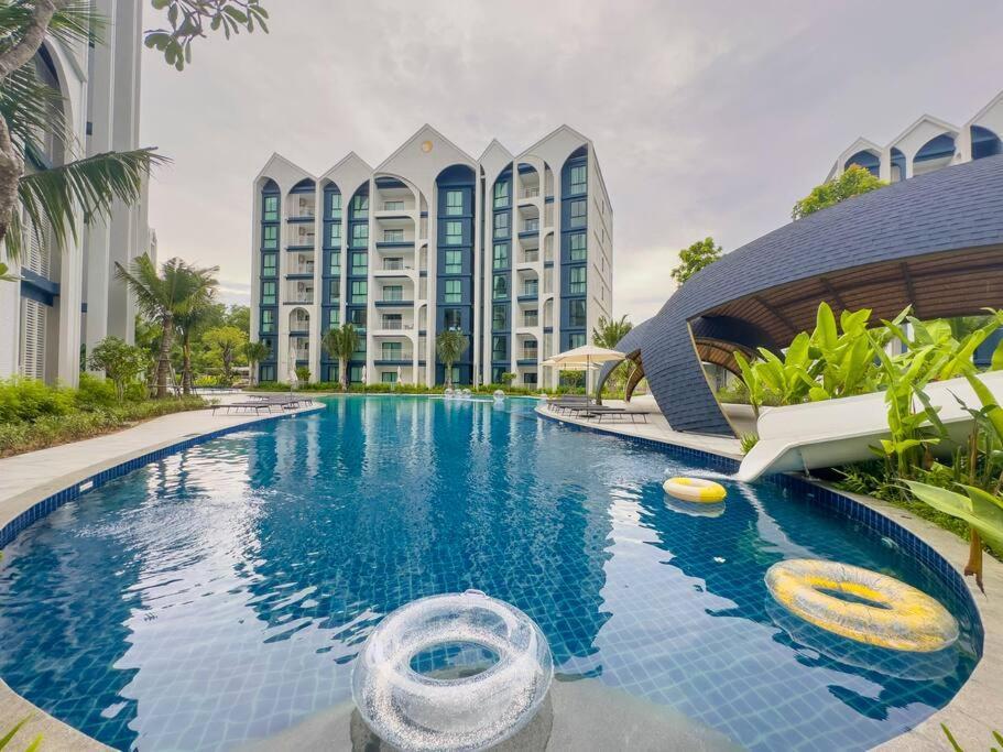 250m 6 Pools Kids Club In 1 Place ! C111