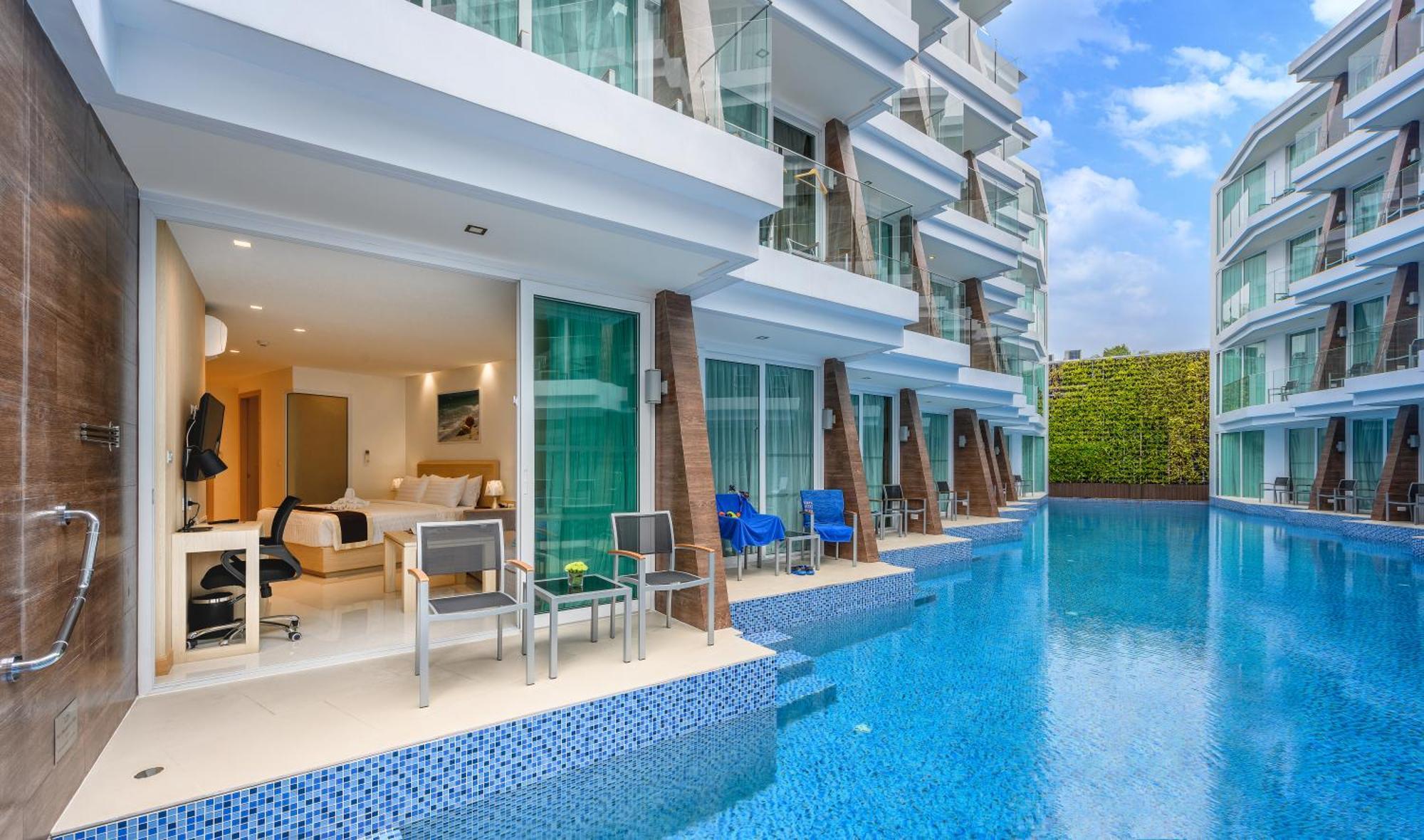 Hotel The Beachfront Phuket 5*