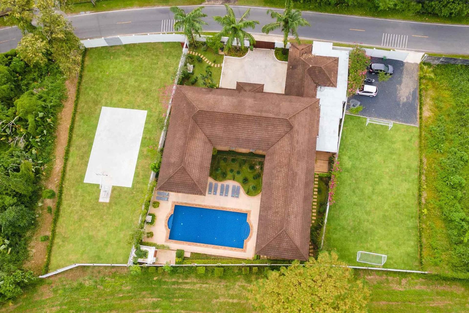 18 - Serene Golf Escape Villa