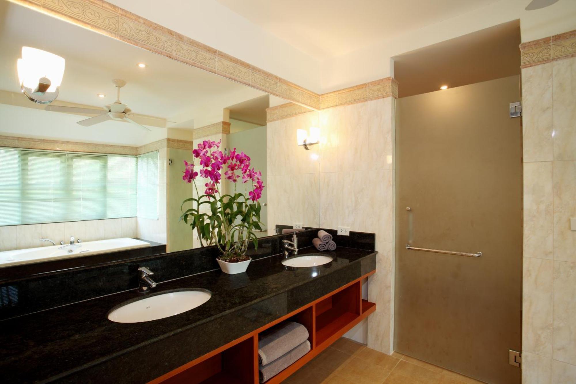 18 - Serene Golf Escape Villa Kathu