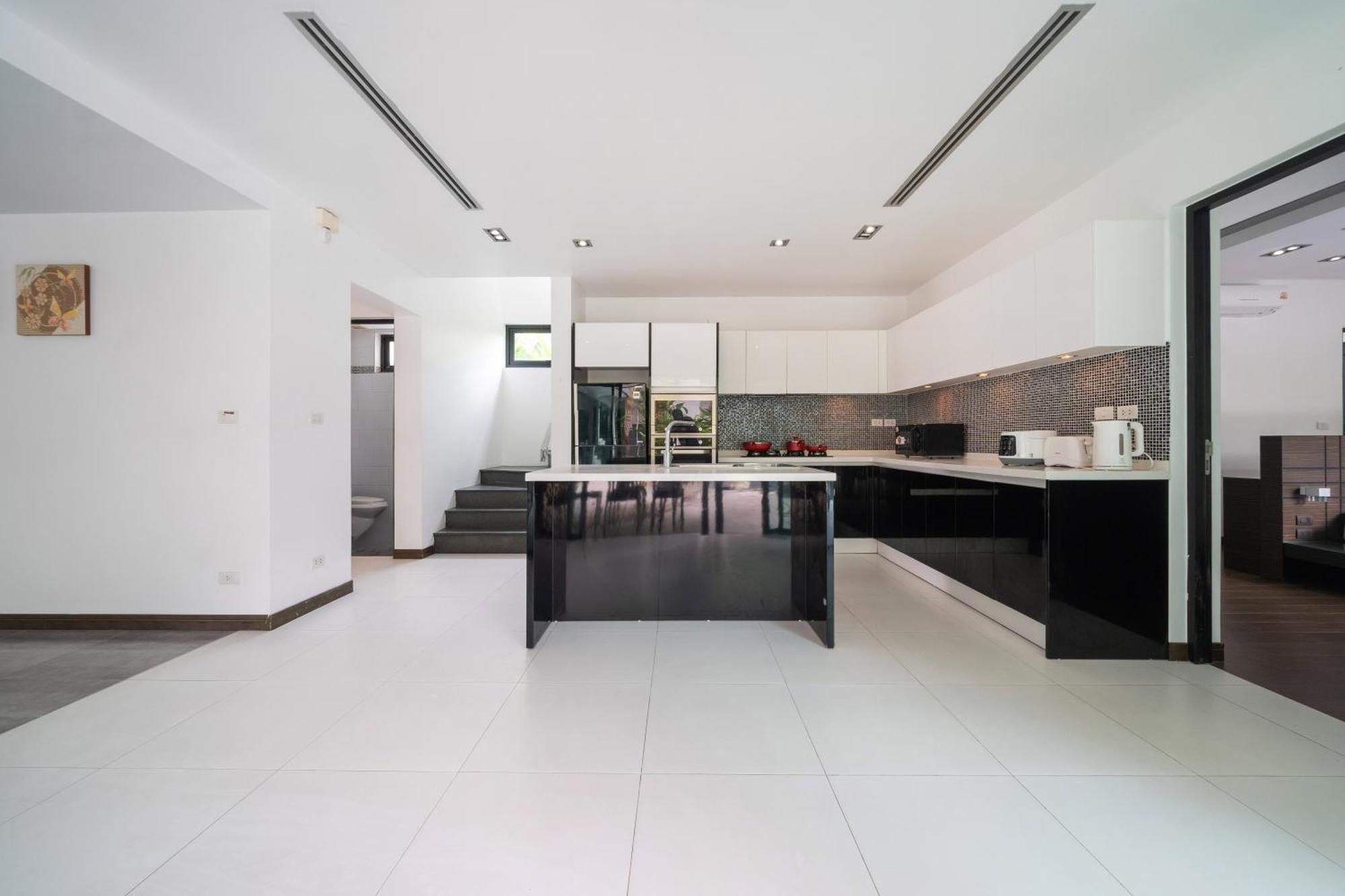 Diamond By Ryan, Boat Avenue * Phuket