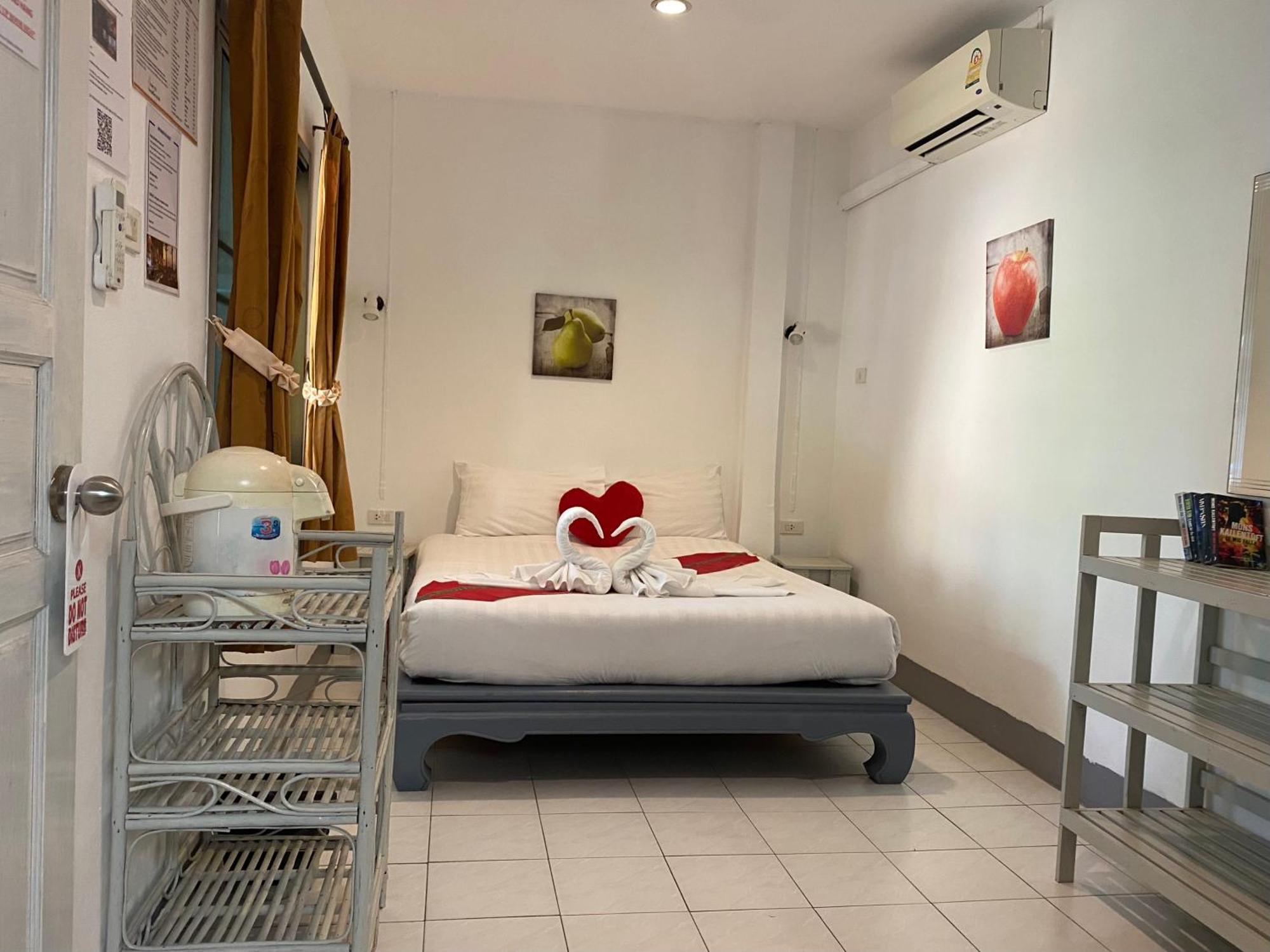 Deng's Budget Guest house *