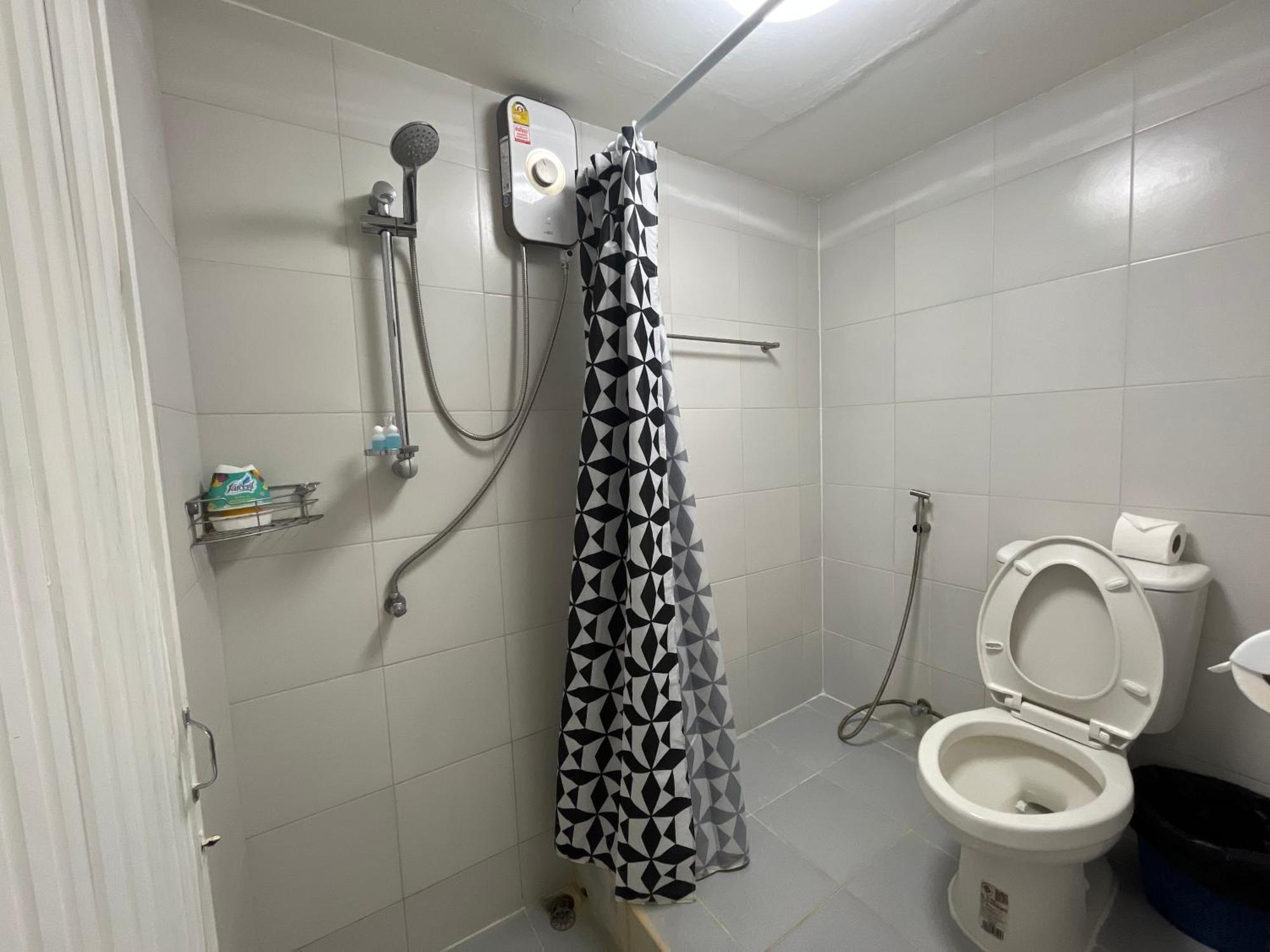 Deng's Budget Kamala Beach
