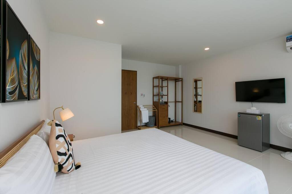Wow Academy & Soi Tai-aed 2b Ban Suan (Phuket)