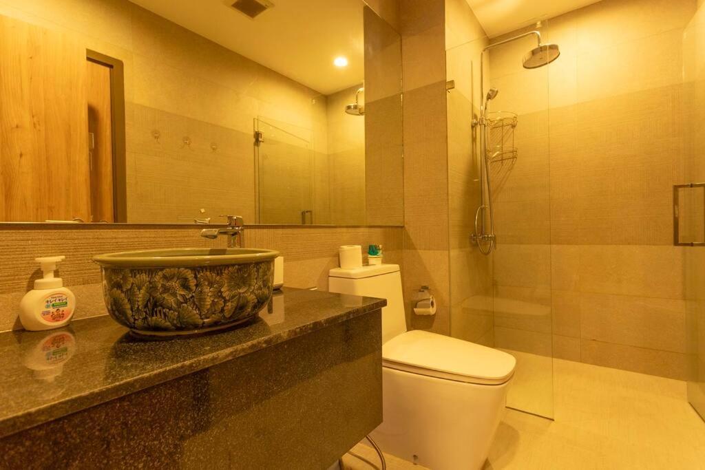 Gym Sauna Everything Walking Distance C117 Apartment *