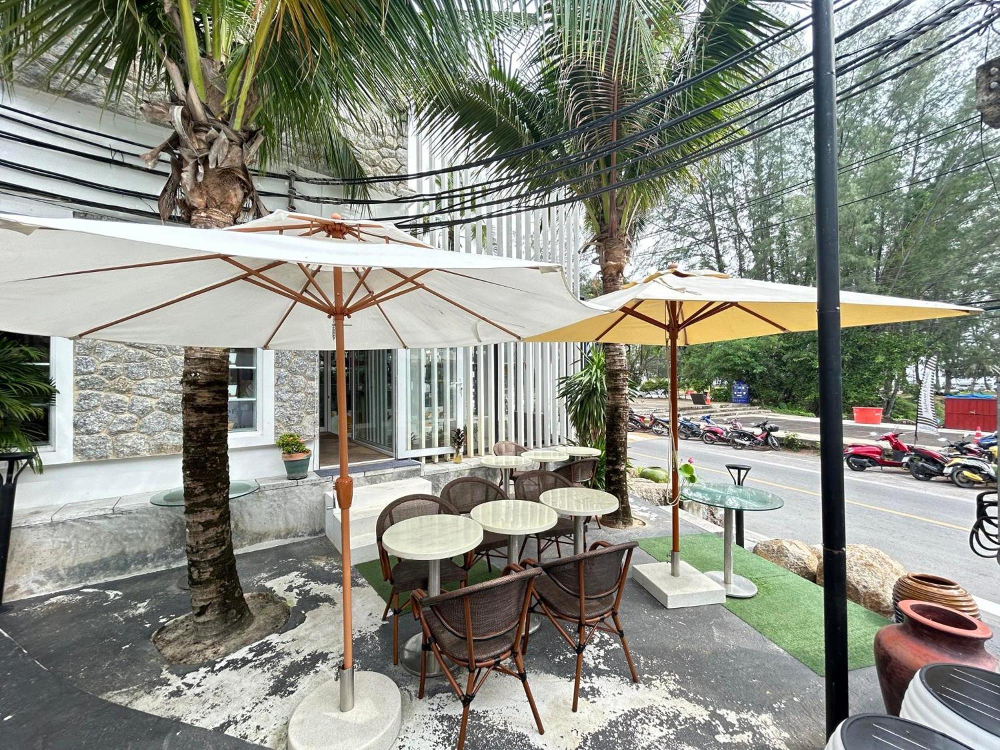 Benyada - Hotel Surin Beach (Phuket)