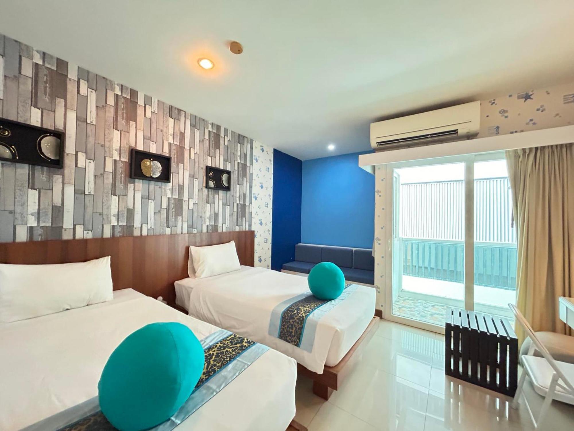 Benyada - Surin Beach (Phuket)