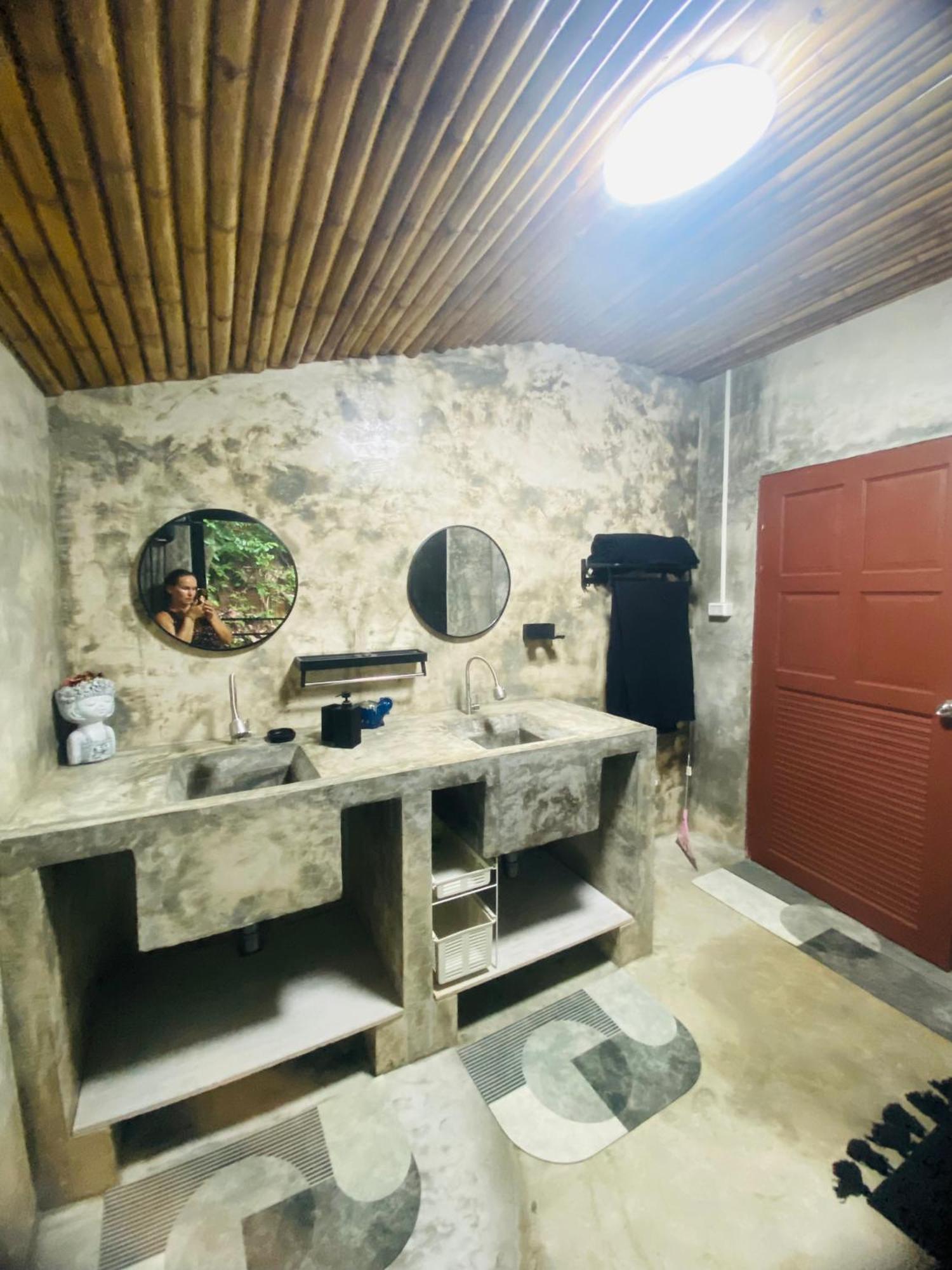 Jungle House At Yanui In Rawai Vakantiehuis *