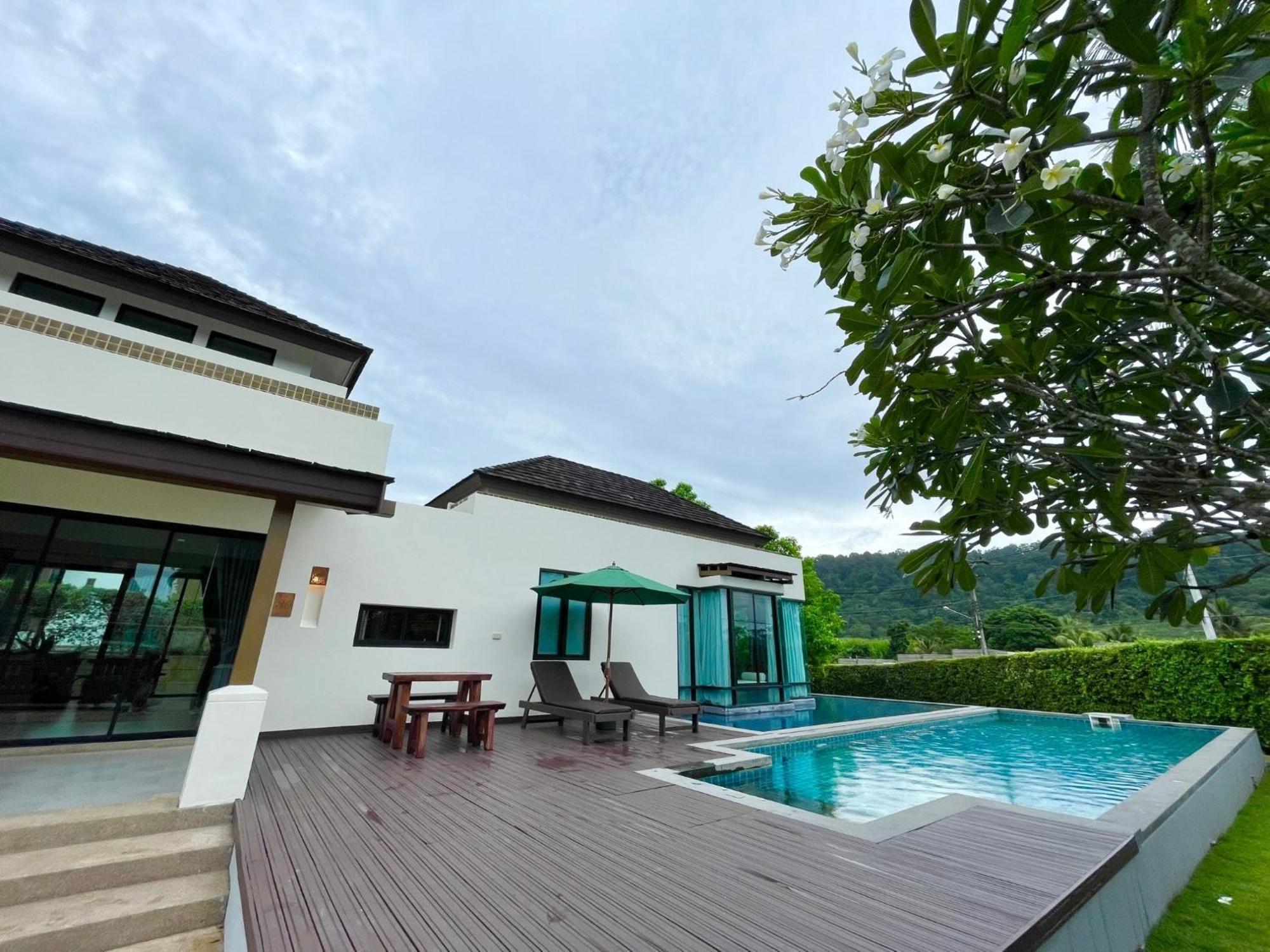 Vila Ozone Phuket Pa Khlok